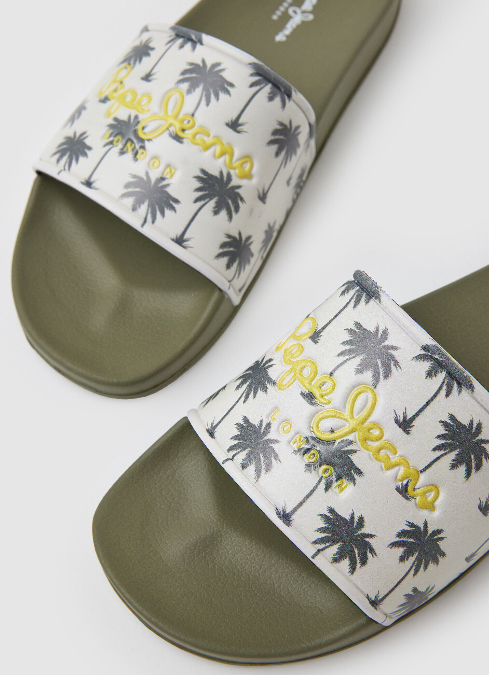 Chinelo de praia com estampa deslizante - verde cáqui
