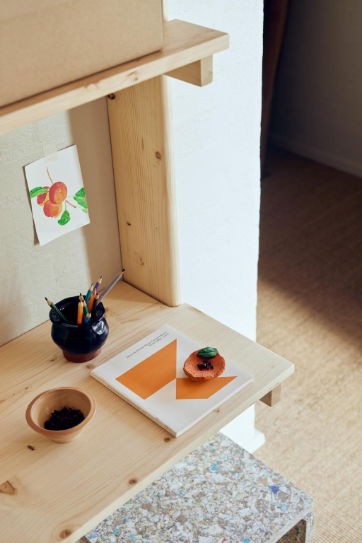 Form&Refine Beam wandplank met bureau grenen
