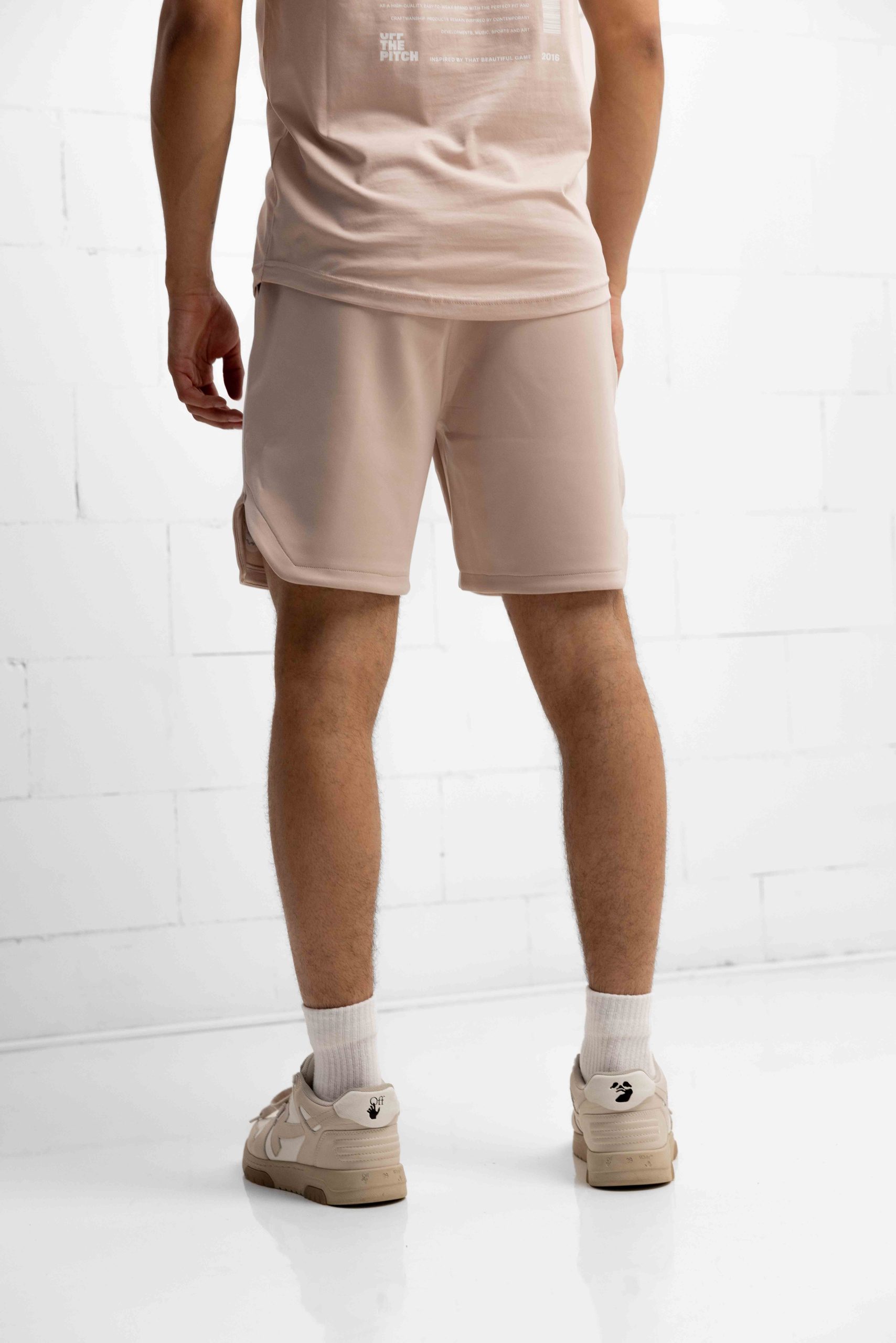 Off The Pitch Division Shorts Heren Roze
