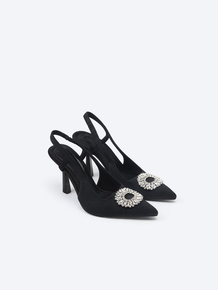 Sapato de salto com pedraria - Preto