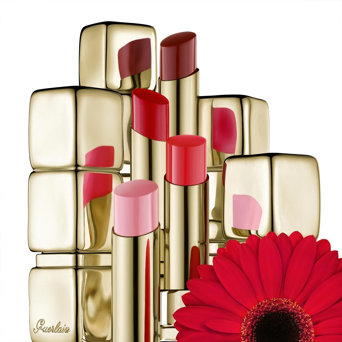 GUERLAIN KissKiss Shine Bloom Rouge brillant 95% d'ingrédients d'origine naturelle*