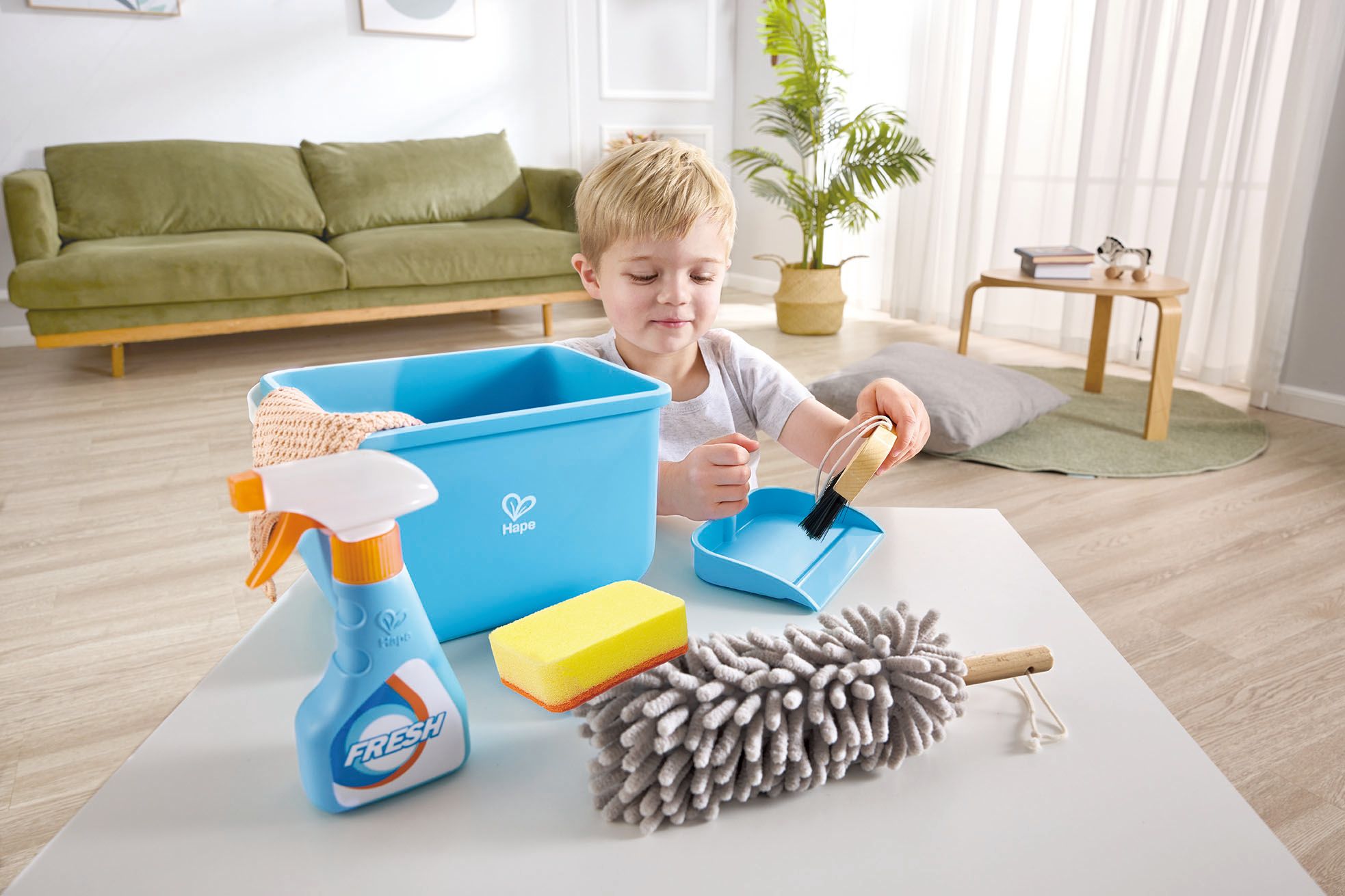 Hape Spielzeug-Putzset mit Eimer