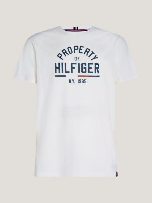 Camiseta com estampa esportiva