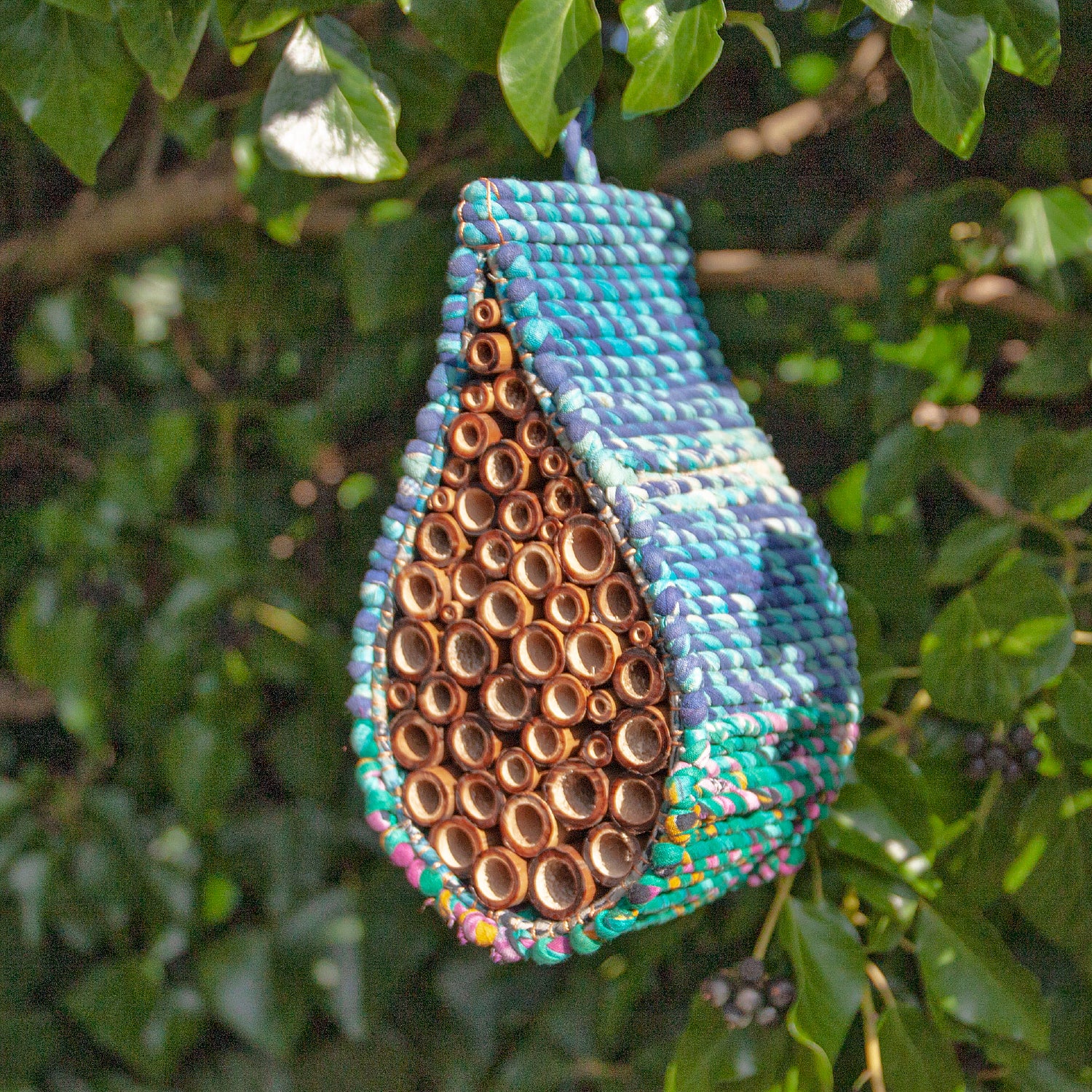 Hôtel artisanal à insectes et abeilles