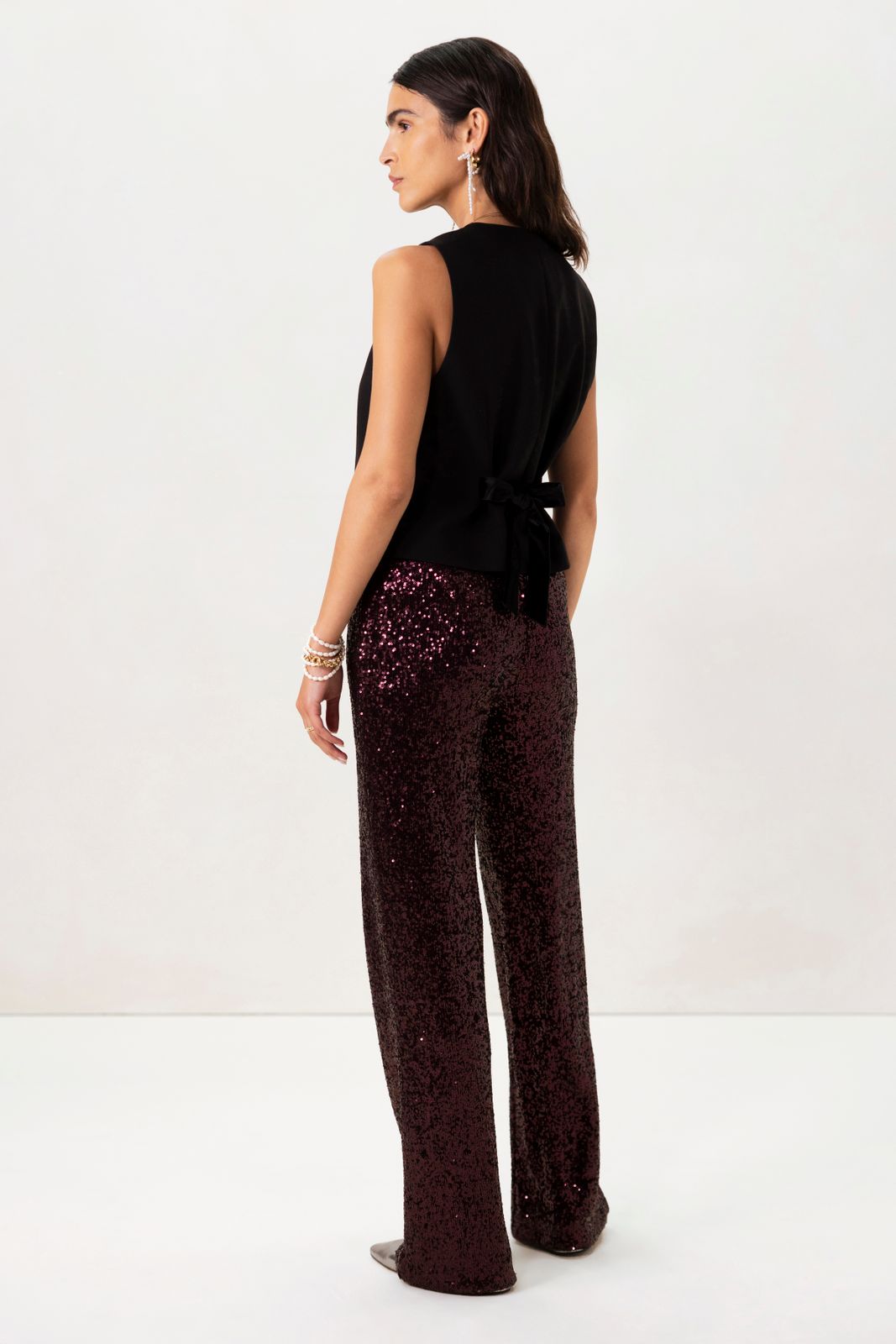 Zwart gilet met velvet details