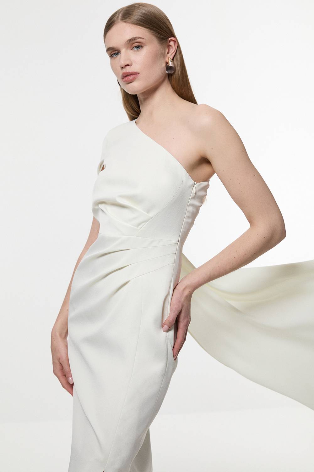 KarenMillen Robe Longue Ajustée Drapée En Satin À Une Épaule Petite