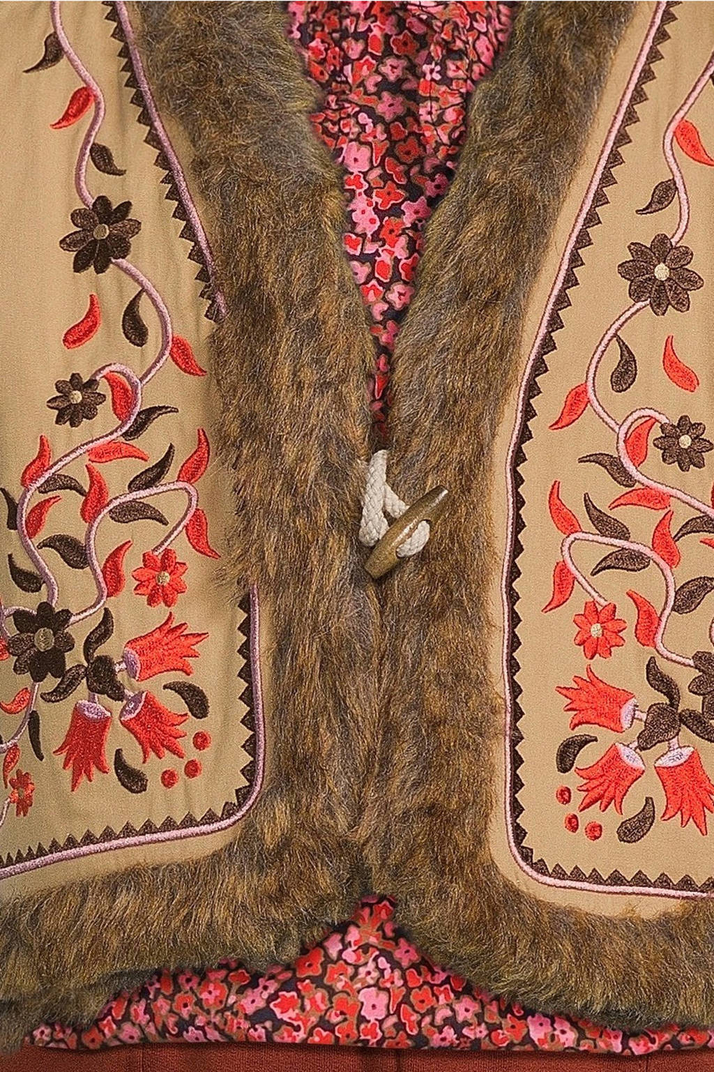 LOOXS imitatiebont gilet met printopdruk bruin