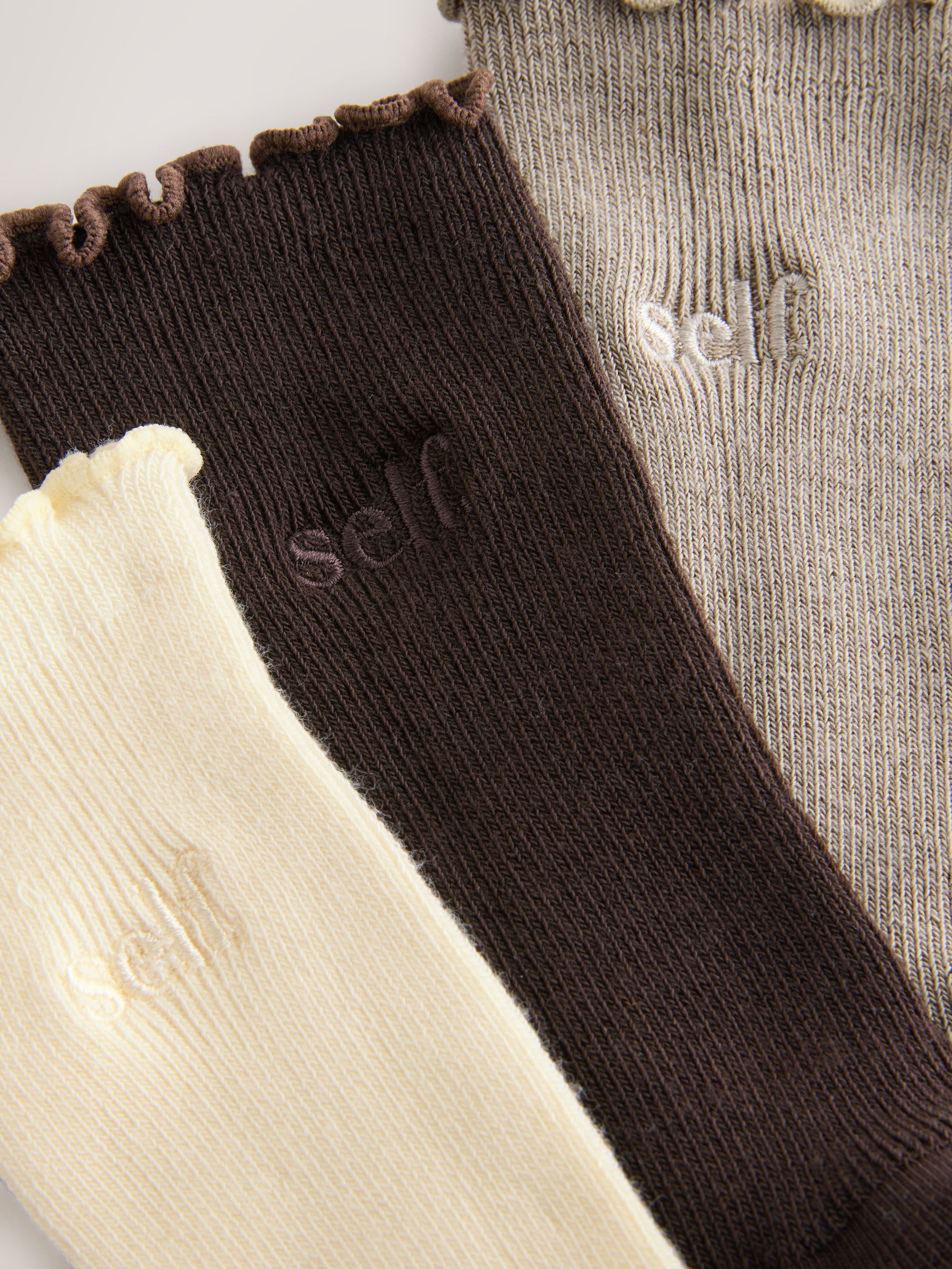 Lettuce Welt Embroidered Ankle Socks 3 Pack