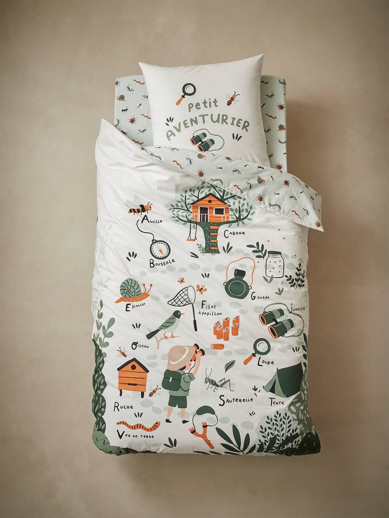 Conjunto infantil My Cabin com capa de edredom e fronha, azul médio, liso com estampas.