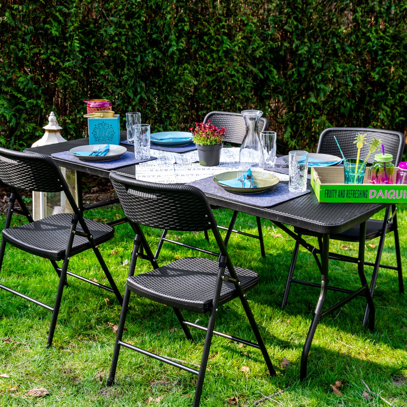 Gartenmöbel Set in Rattan Optik - 180 cm Tisch mit 4 Stühlen Sitzgruppe Klappbar
