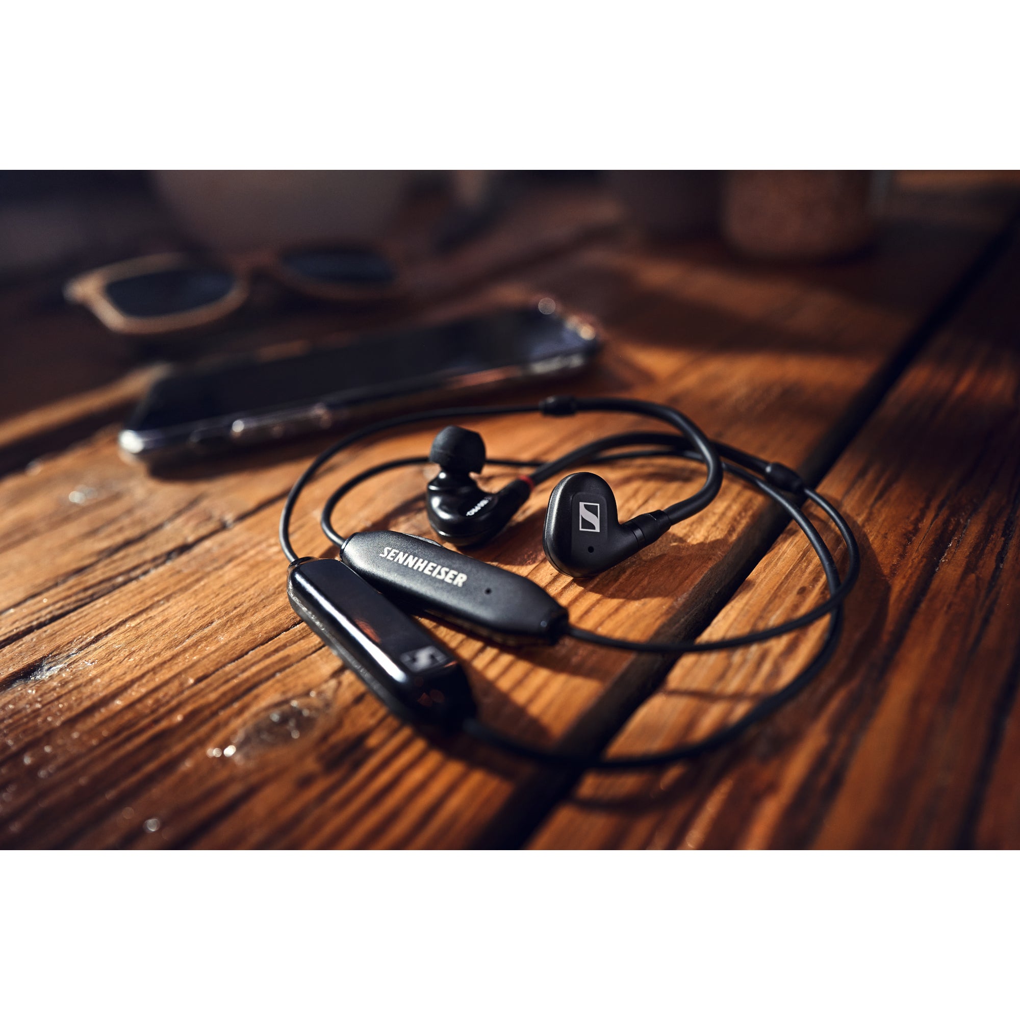 Sennheiser IE 100 PRO Wireless Black live in-ear monitors