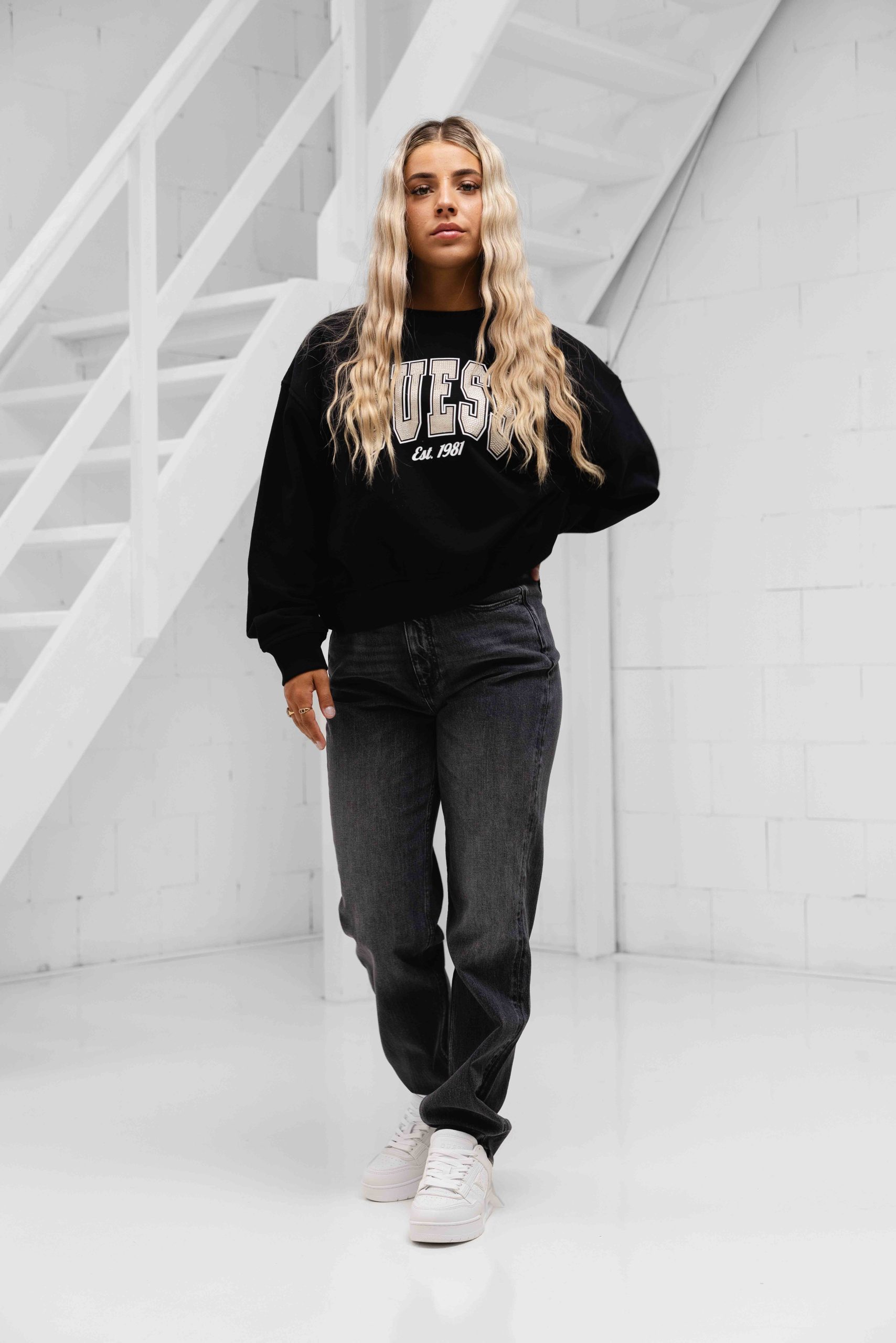 Guess High Raise Mom Jeans Dames Donkergrijs