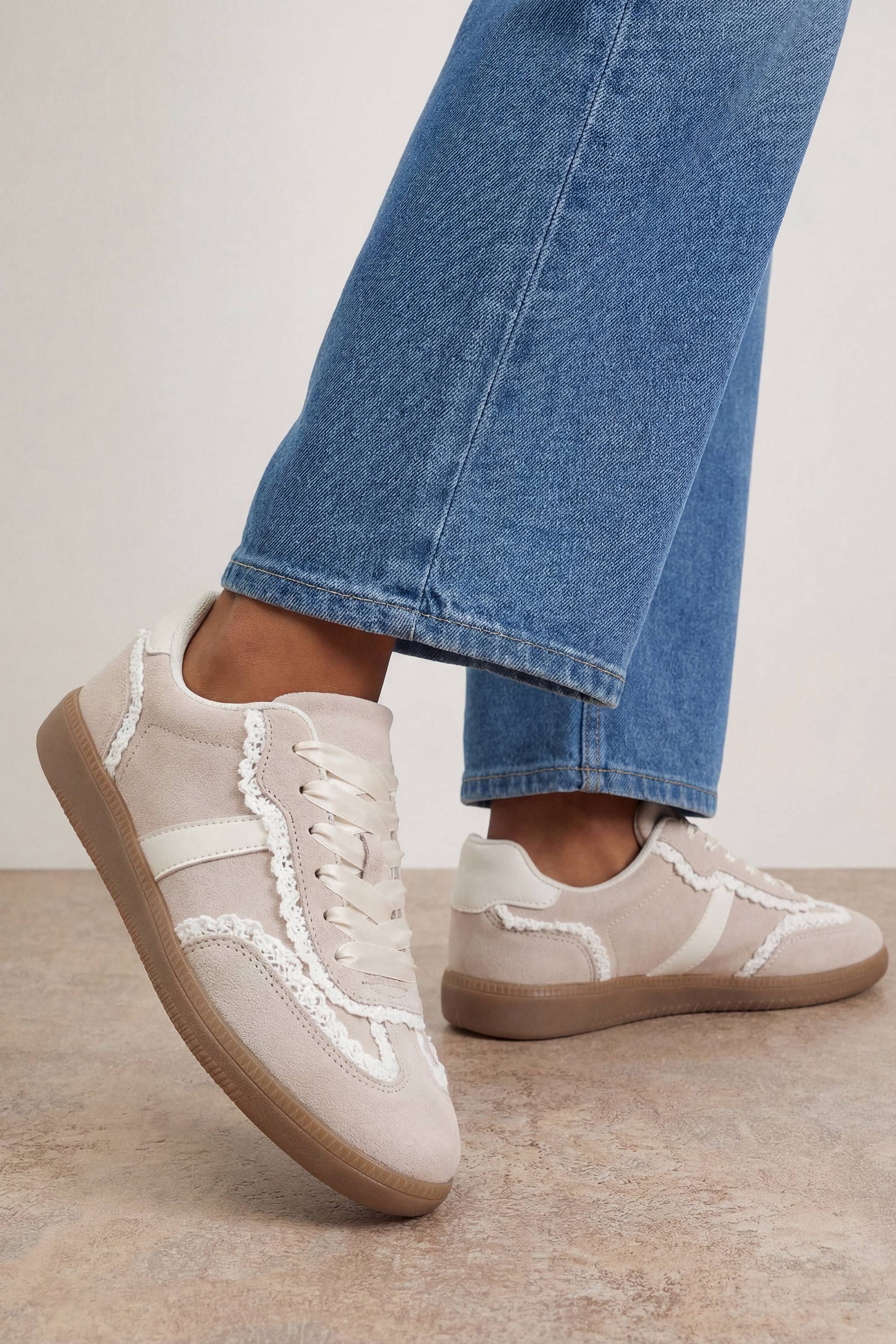 Oasis Baskets Tyler En Synthétique Avec Détails En Dentelle À Lacets