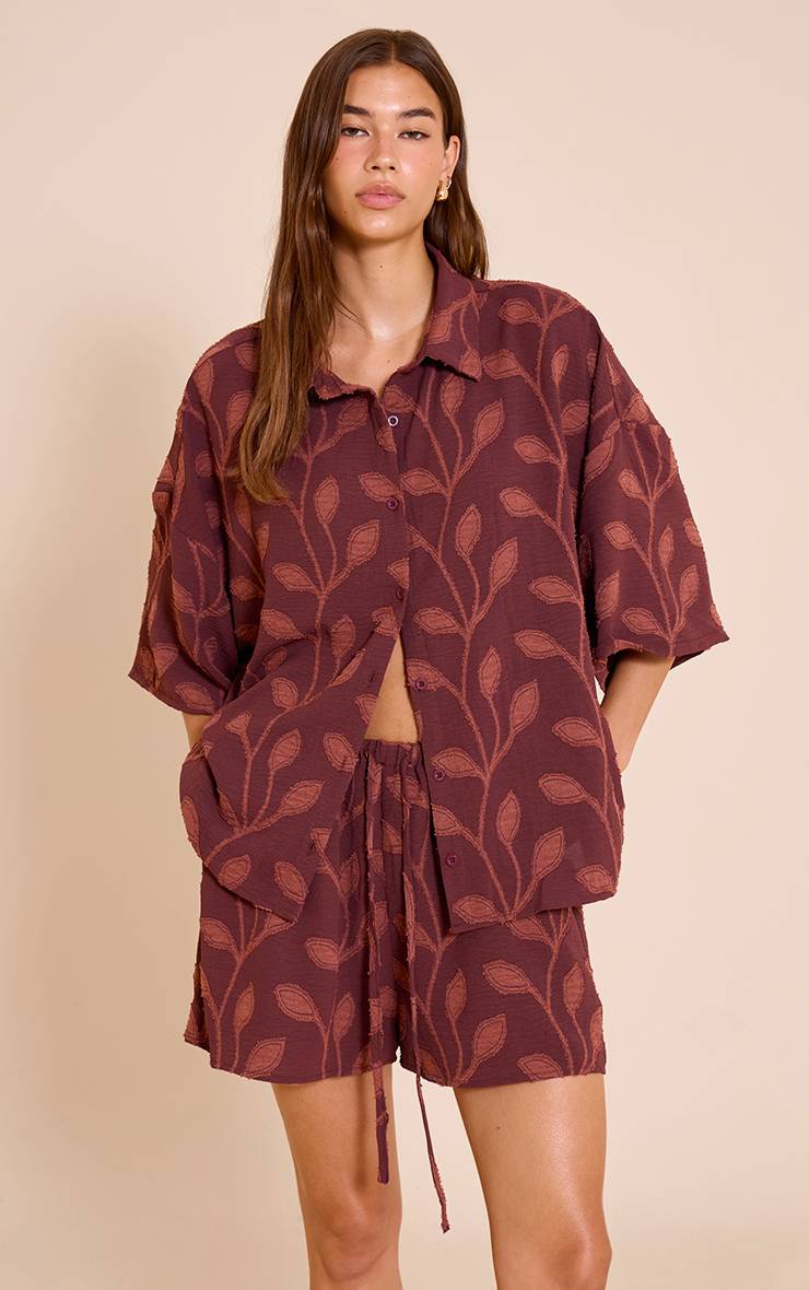Prune Short Fluide Brodé À Motifs Floraux