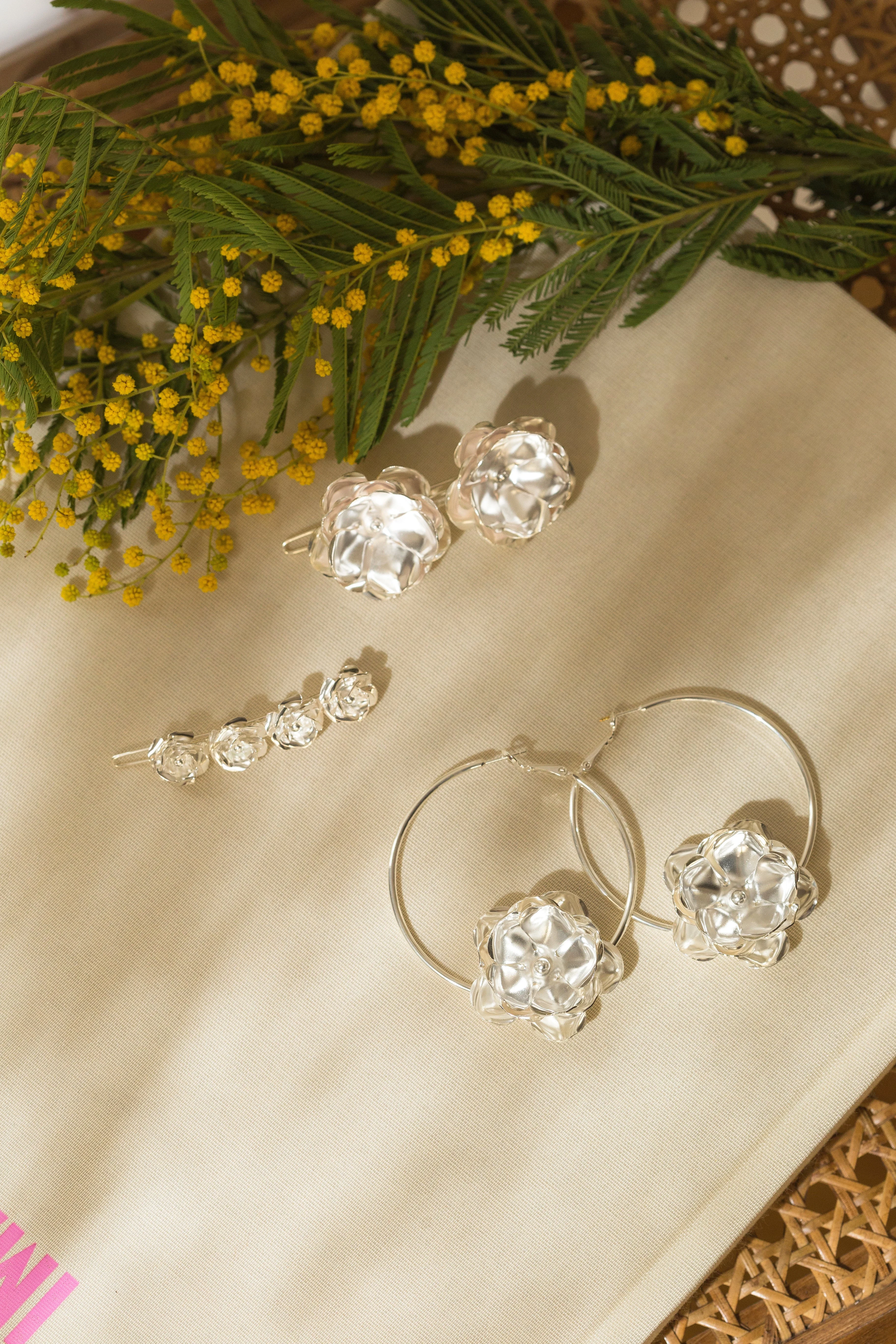 AGLAÉ - Boucles d'oreilles créoles fleurs plaqué argent | Argent