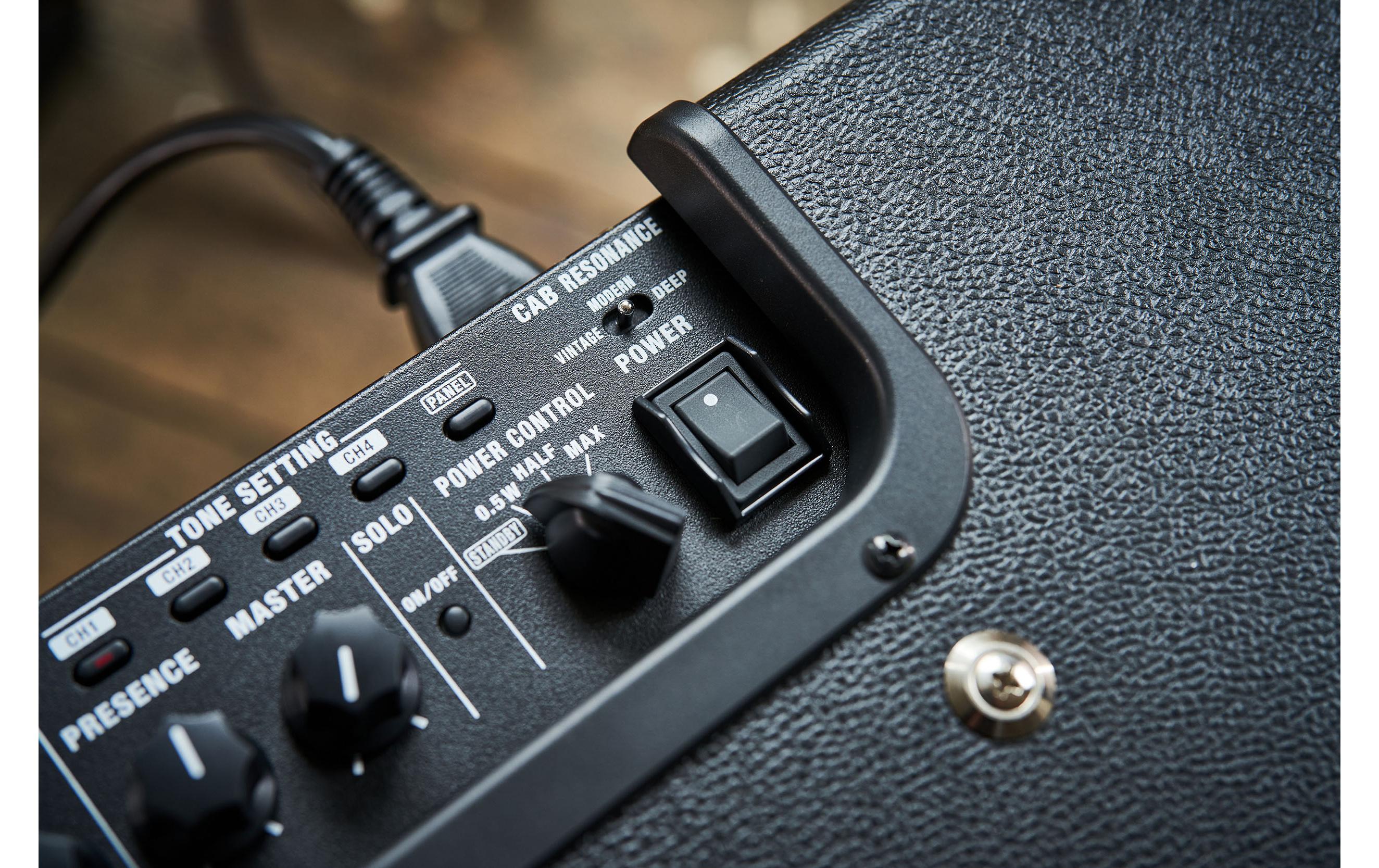 Combo KATANA-100/212 GEN 3<br>2 x 12 Modelling Combo Verstärker für E-Gitarre