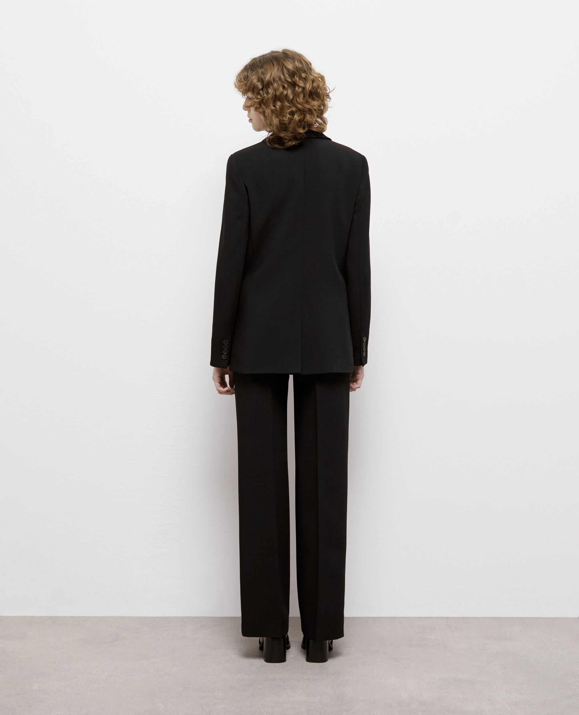 Veste tailleur noire en crêpe