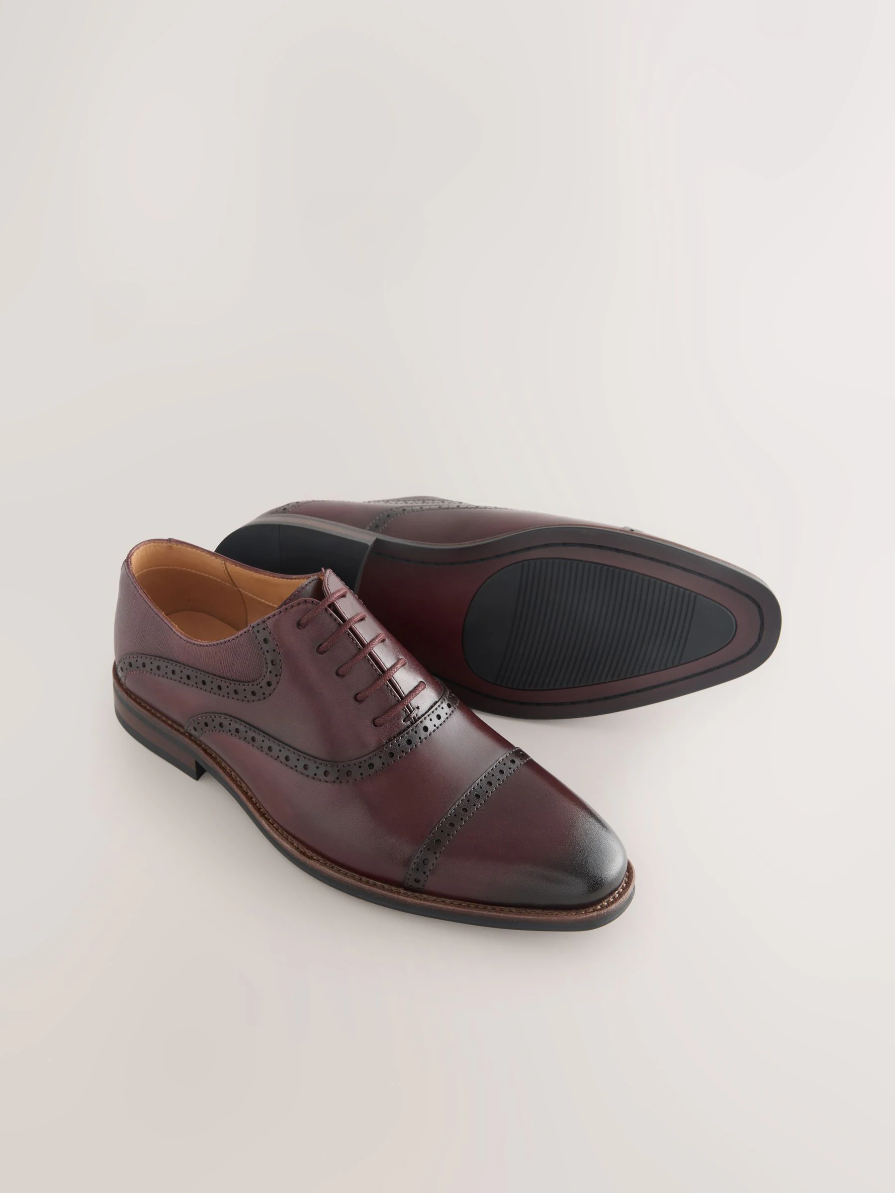 Bordeauxrood - Oxford-schoenen met neusstuk