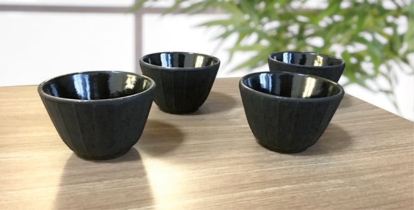 Lot de 4 tasses en fonte noire 12cl - The Kitchenette