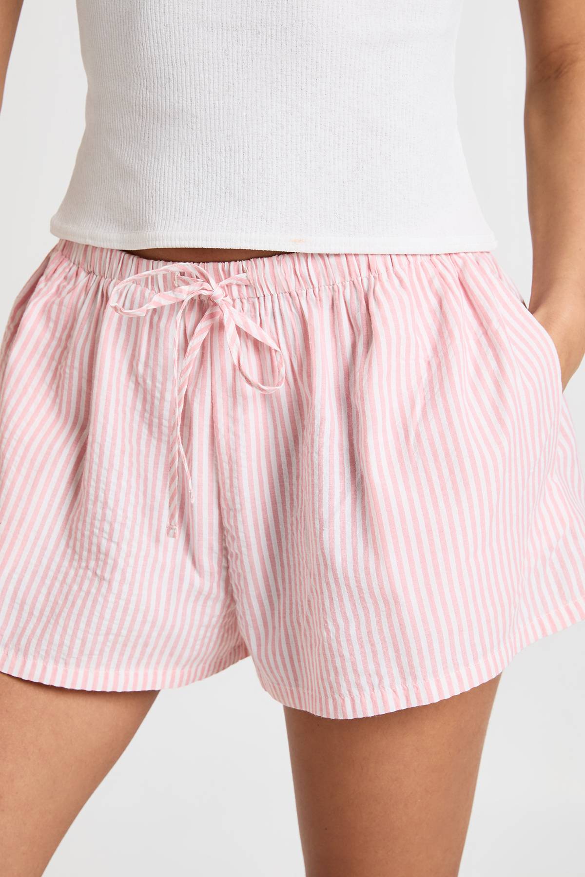boohoo Short À Taille Élastiquée En Seersucker Rayé
