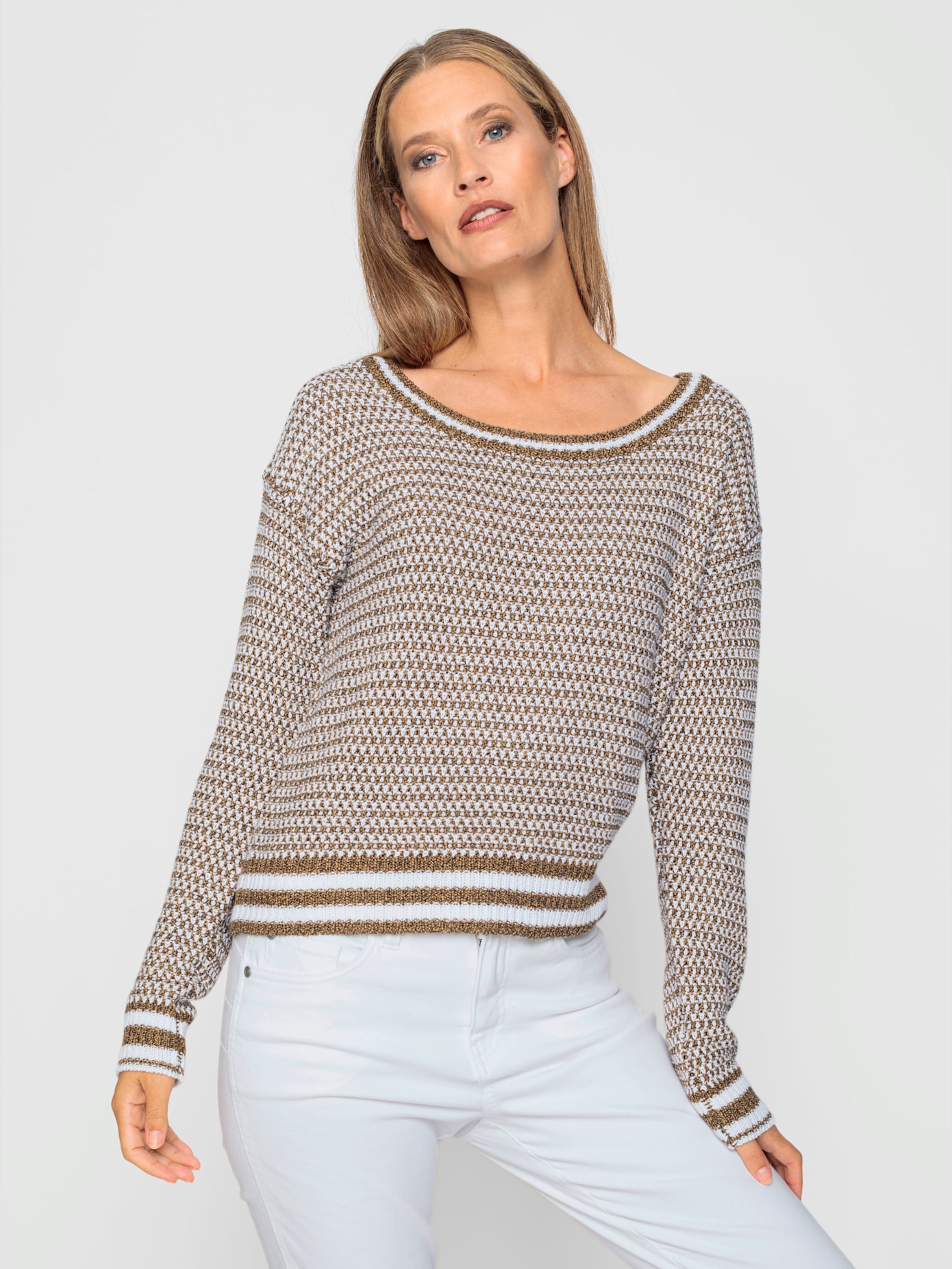 Pull motif tricoté décoratif