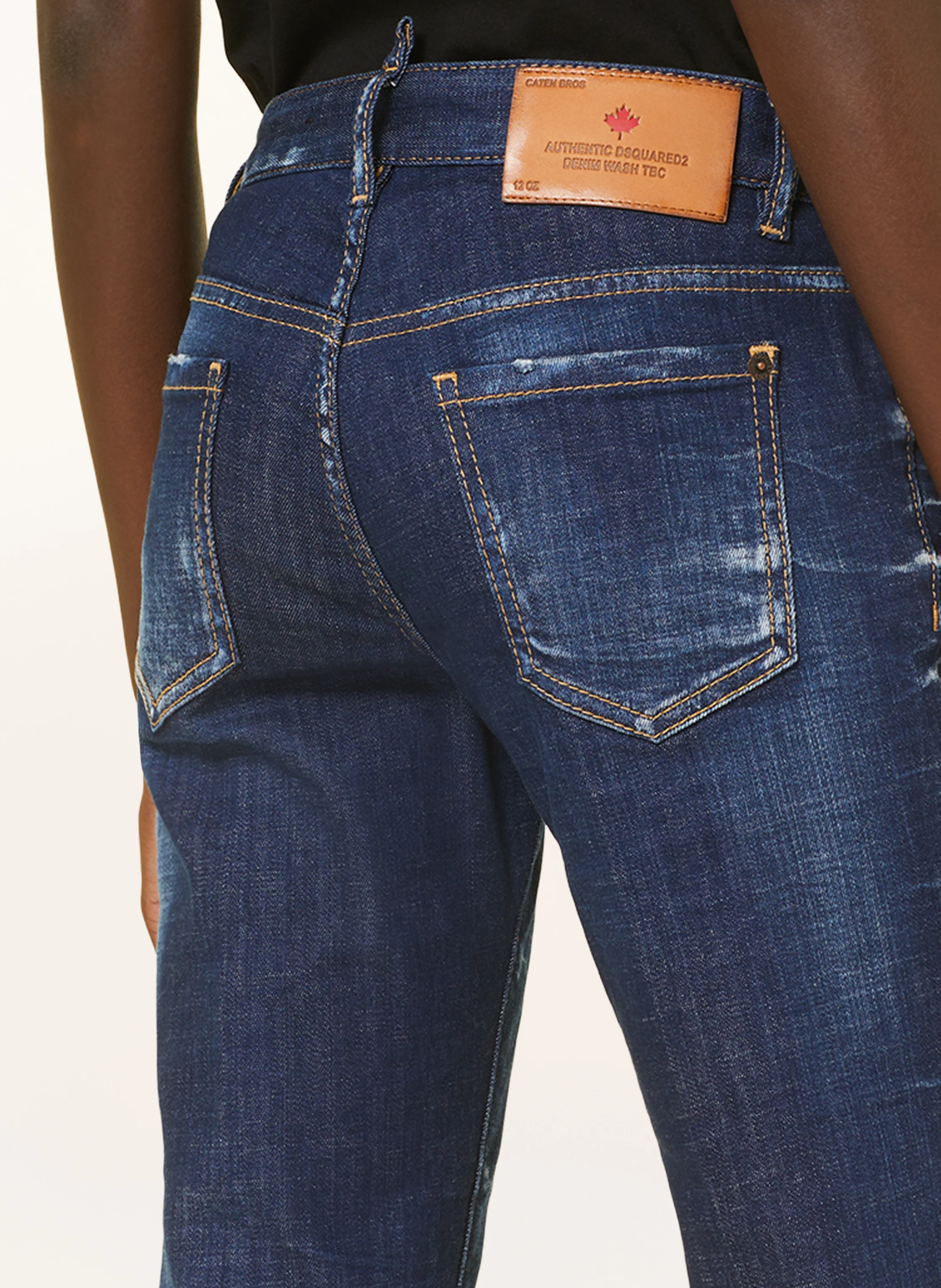 DSQUARED2 Mom Jeans JENNIFER