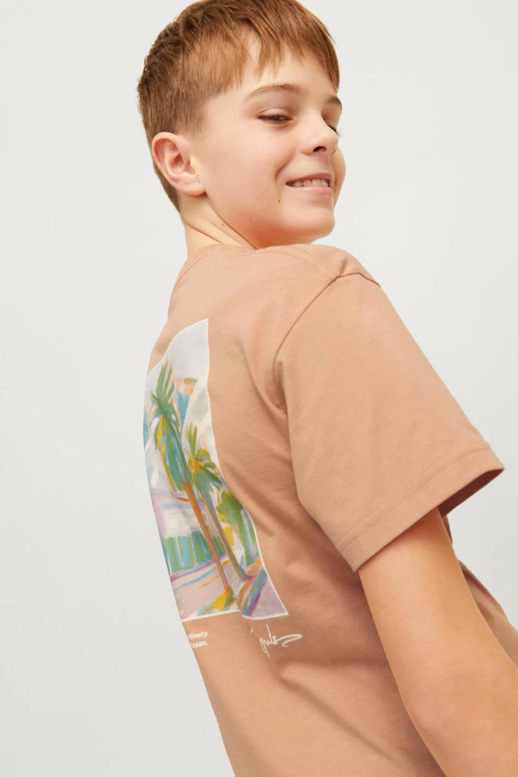 JACK & JONES T-shirt JORARUBA LANDSCAPE met backprint zachtoranje