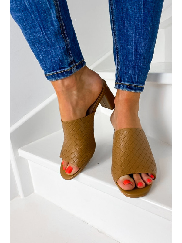 Mules à talon camel effet tressé - Vanessa Wu