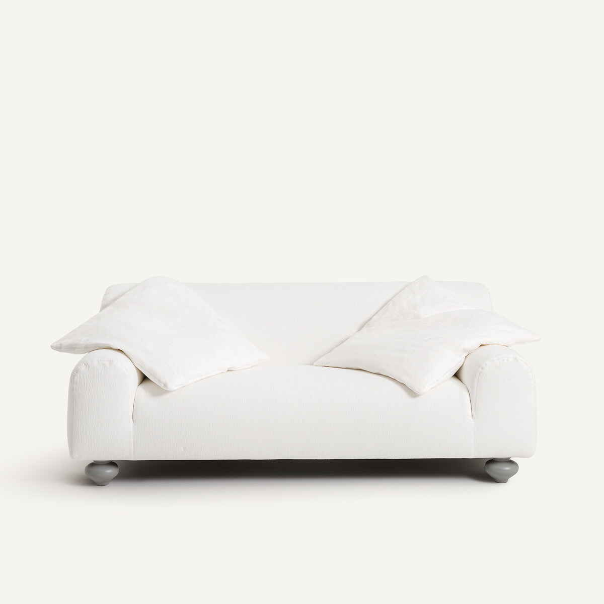 OTTO STUDIO PARA AM.PM<br>Sofá compacto de algodão e cânhamo, ousado