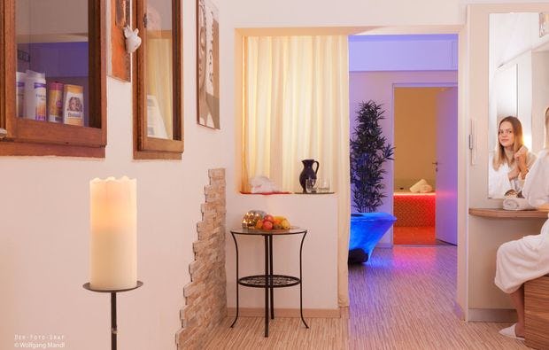 Hawaiianische Massage in Wien als Geschenkidee