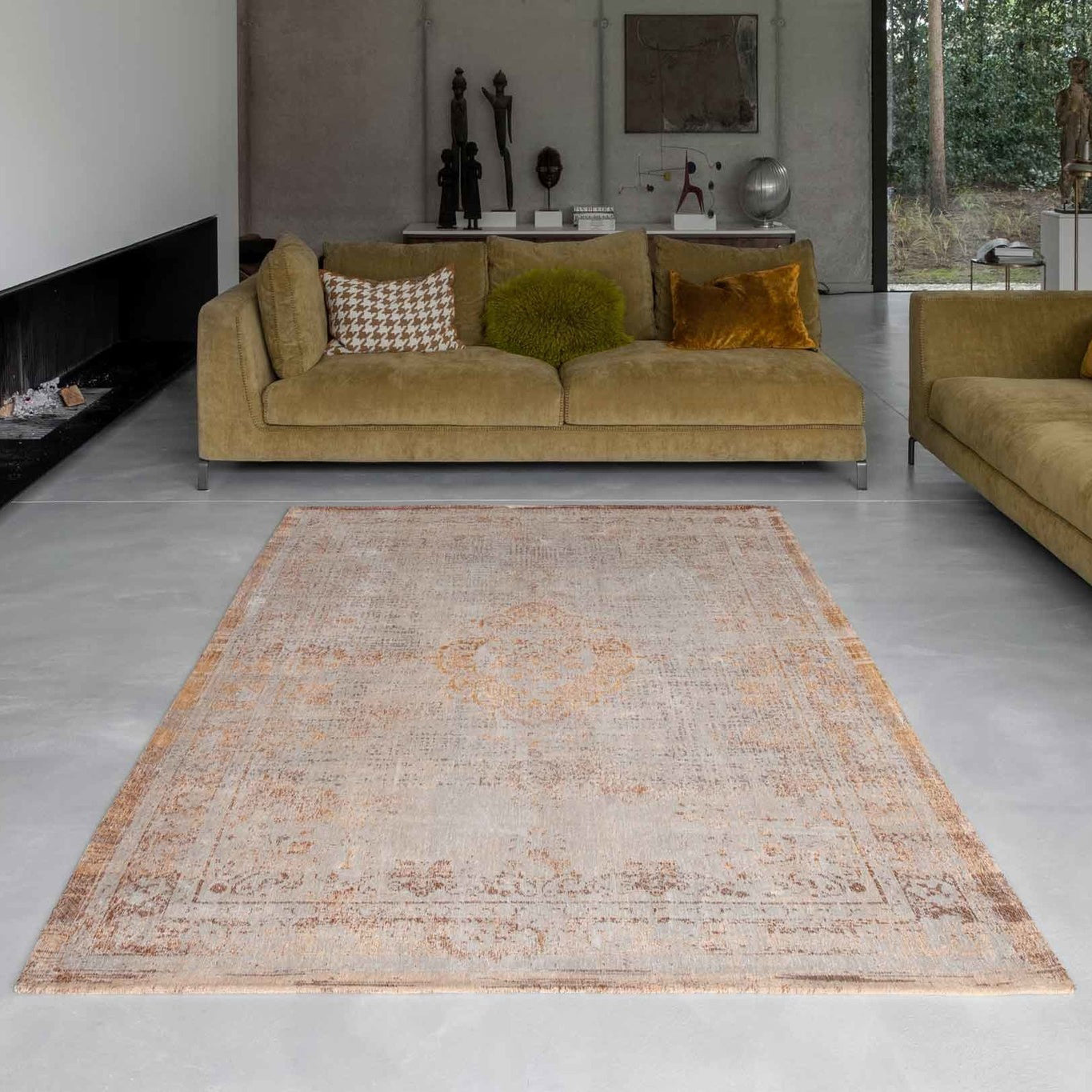 Louis de Poortere Medallion Fading World Vloerkleed 240 x 340 cm - Salmon