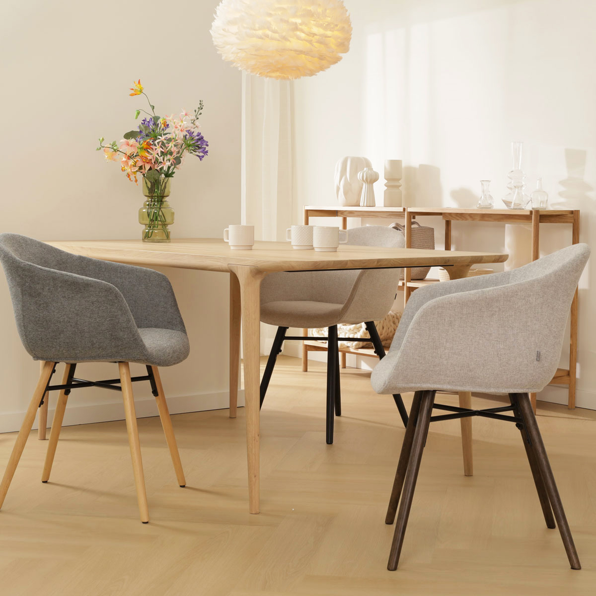 Eetkamerstoel Nena-Otis houten onderstel beige