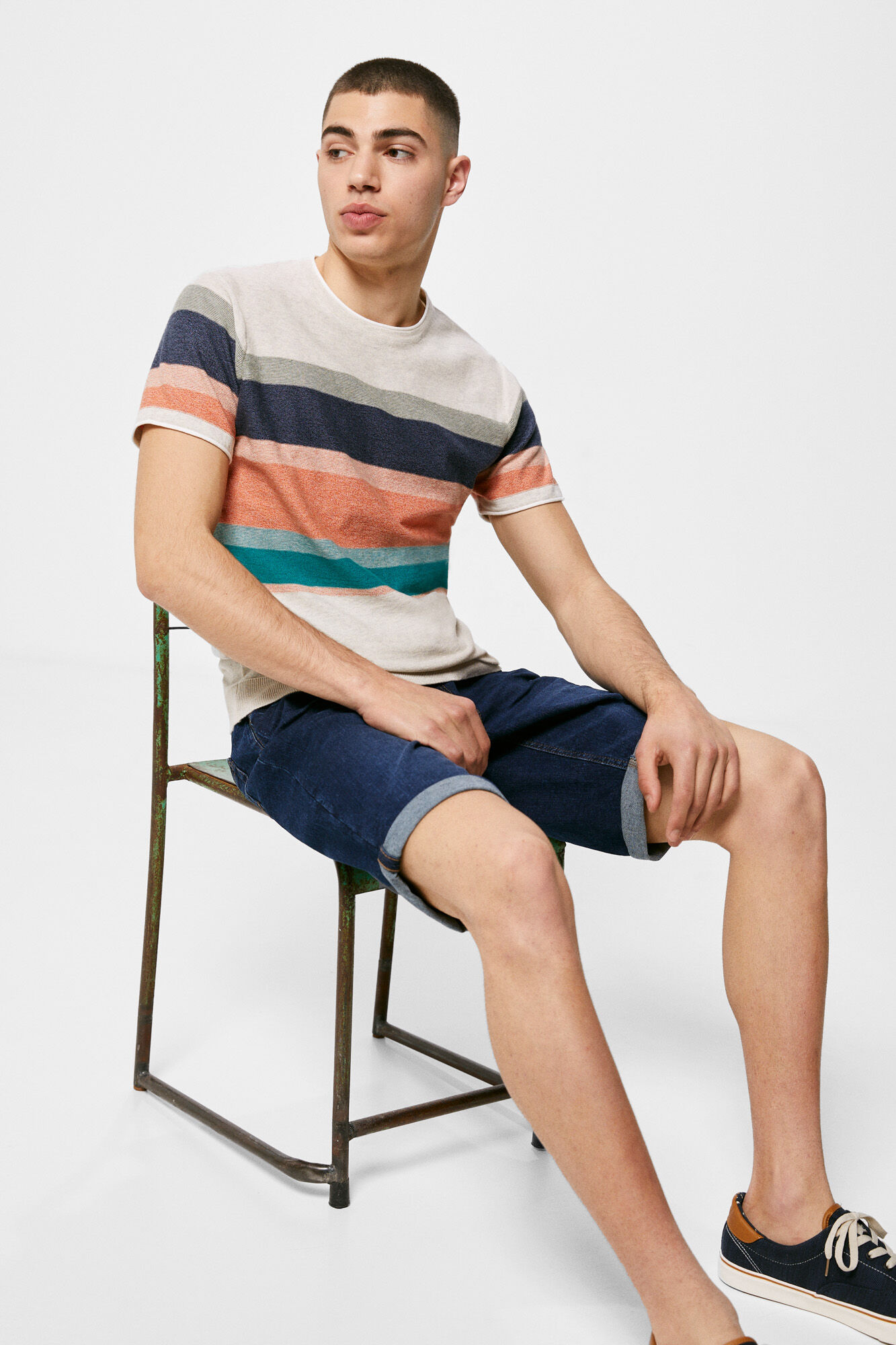 Camiseta de malha trançada com várias listras - cinza claro