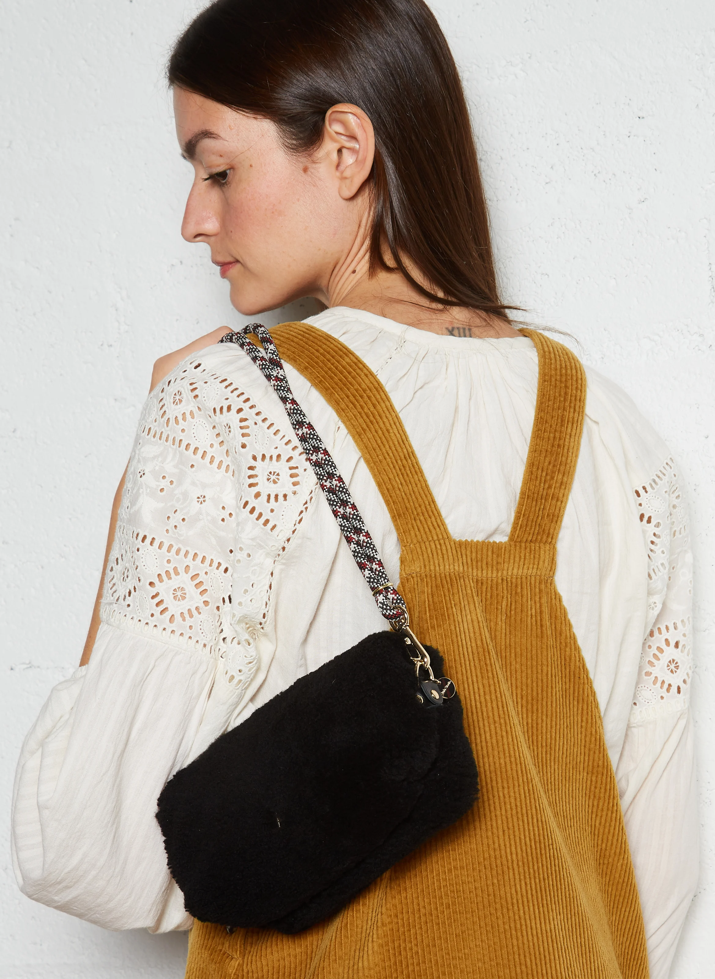 NUAGE - Sac bandoulière en laine de mouton | Noir