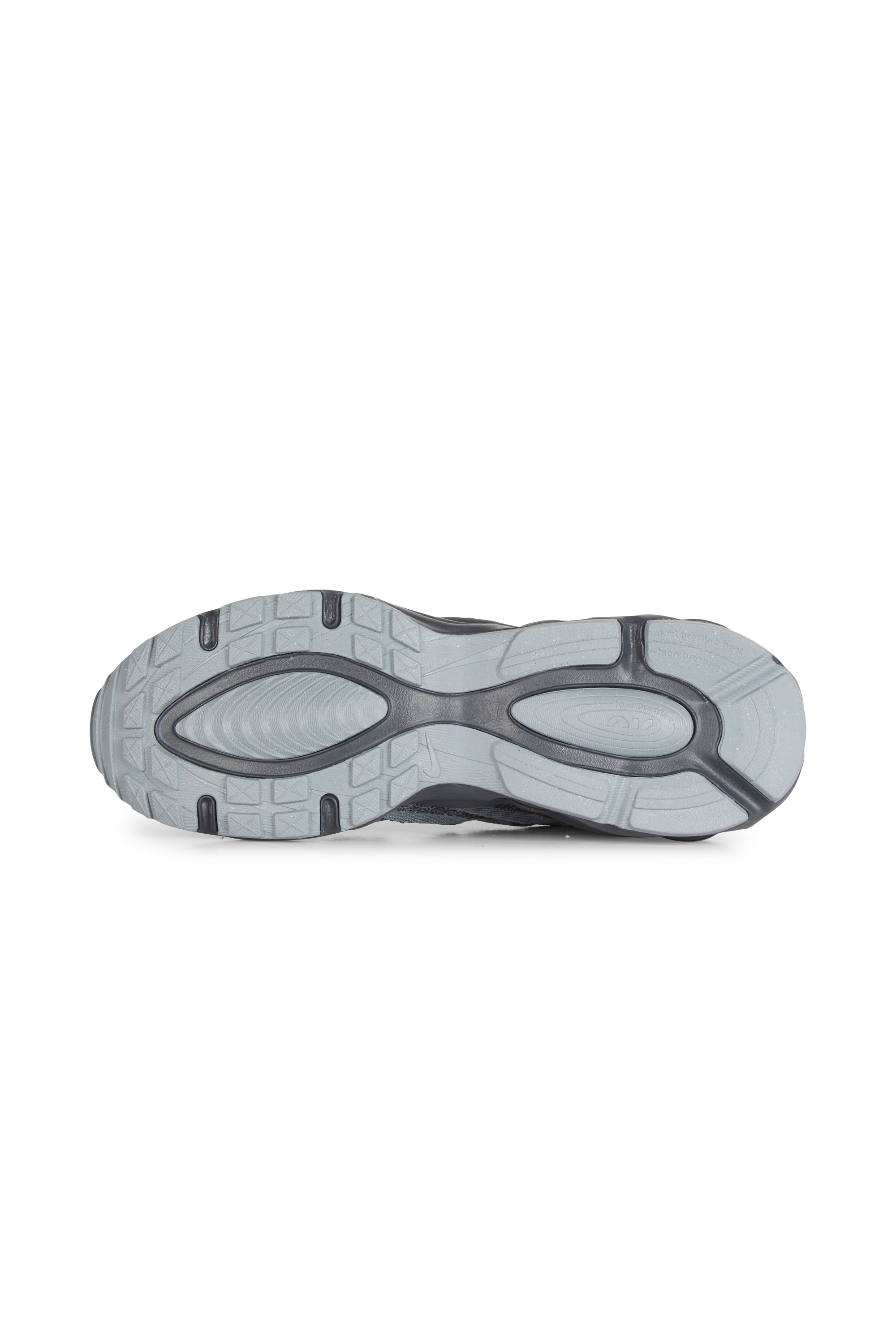 NIKE Baskets basses MAX TW 001 Gris