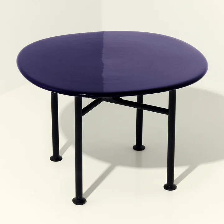 Gubi - Carmel Outdoor Lounge Tisch 75 x 75 cm, black semi matt / clam white