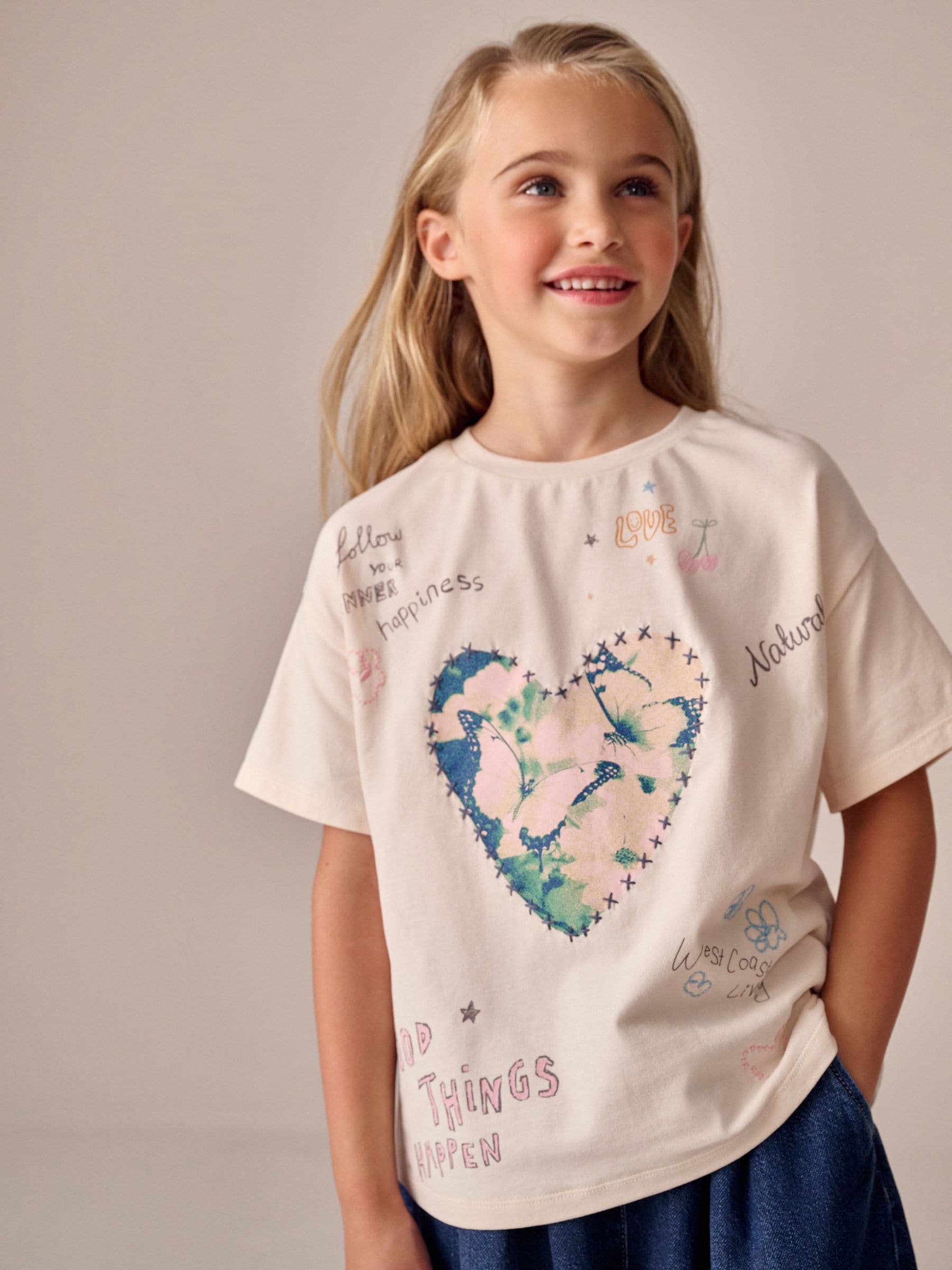 Ecru met hartenprint - Oversized T-shirt met grafische print (3-16jr)