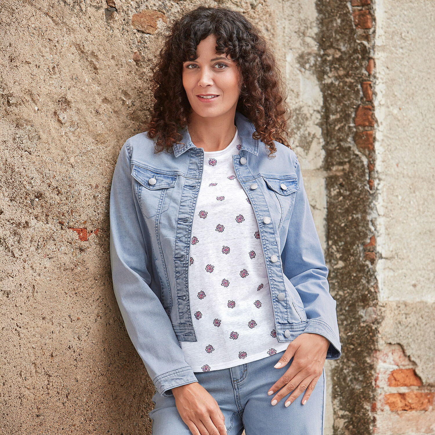 Leichte Jeansjacke in Sweat-Qualität.