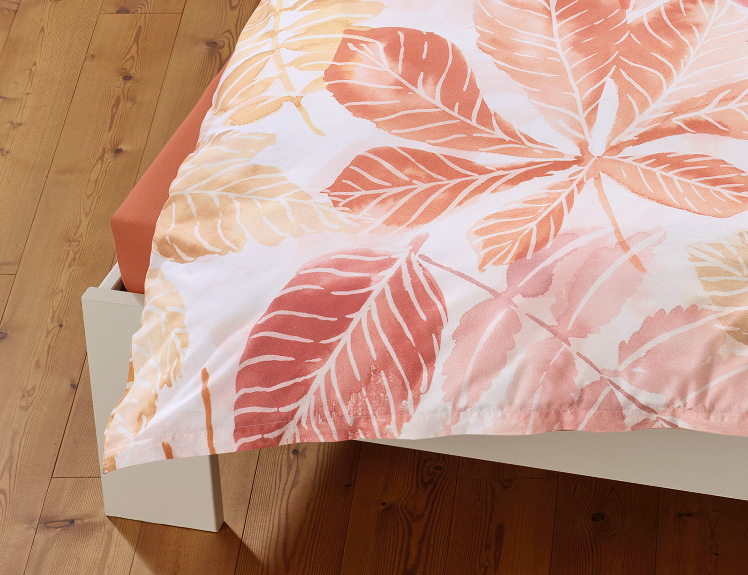 Bettwäsche mit herbstlichen Blätterprint