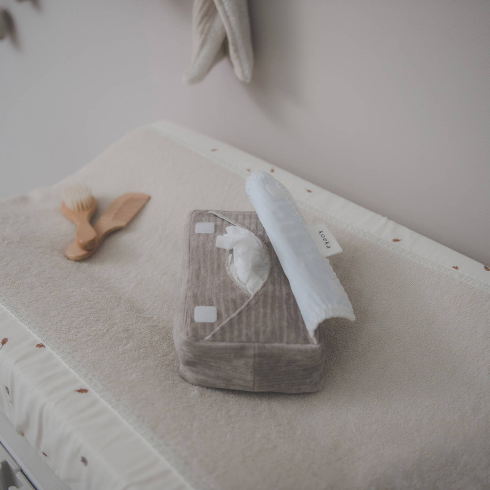 Koeka Vik babydoekjesbox 12x20 cm taupe