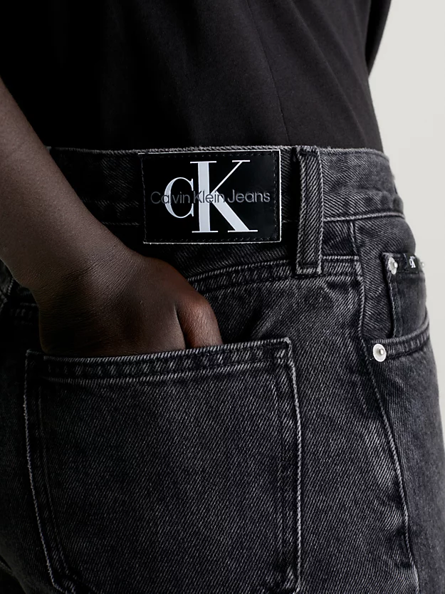 Calça jeans reta de cintura alta