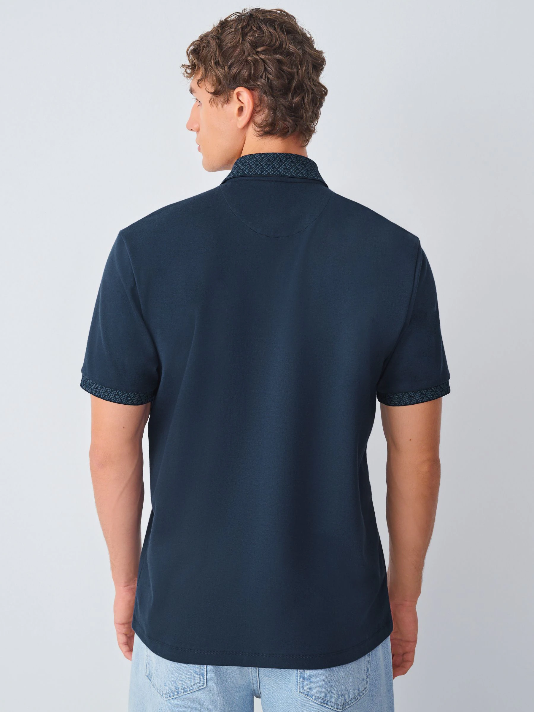 Donkerblauw - Poloshirt met korte mouwen en modieuze kraag