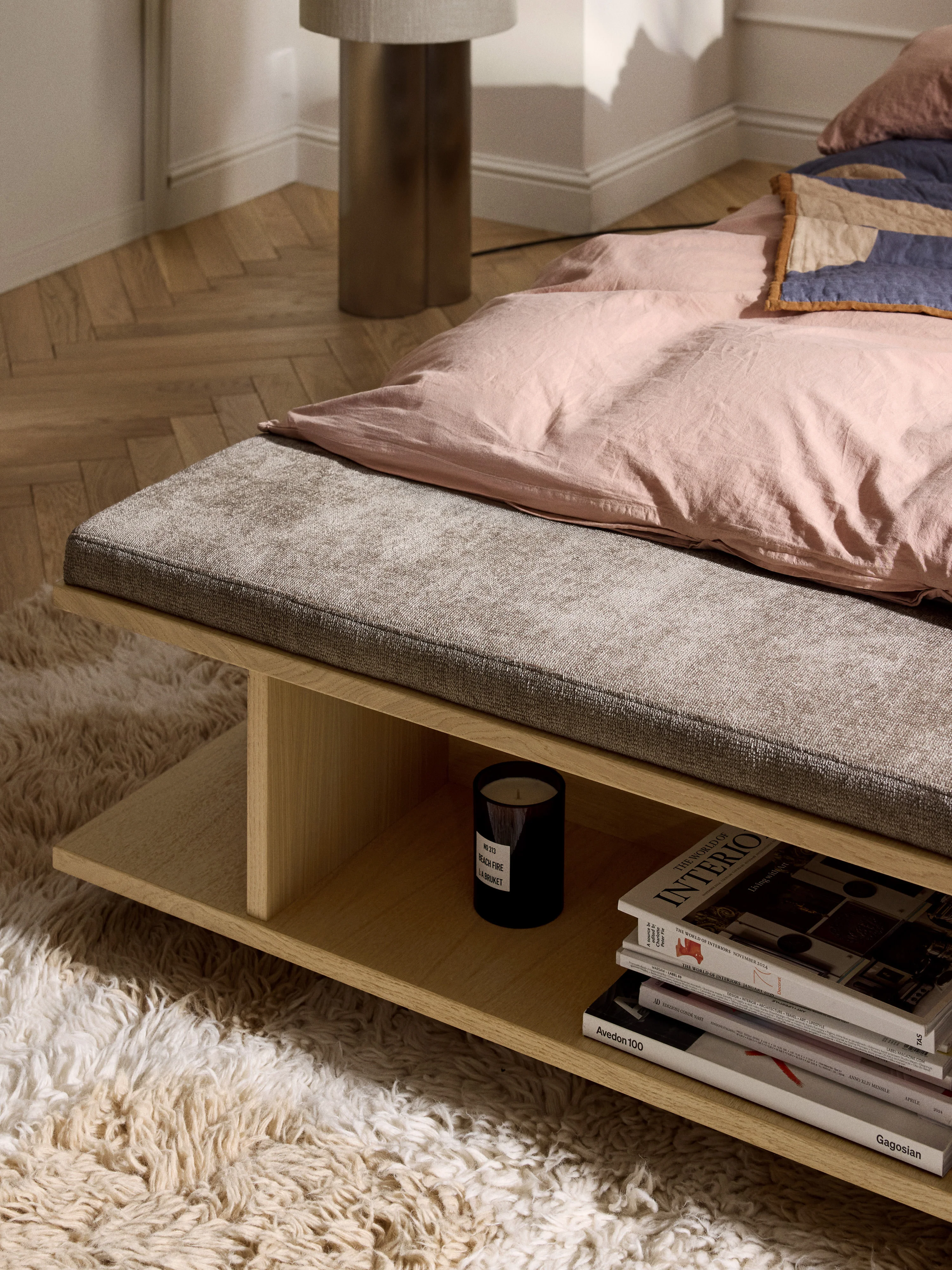 Houten bed Clark met bank en zijplanken