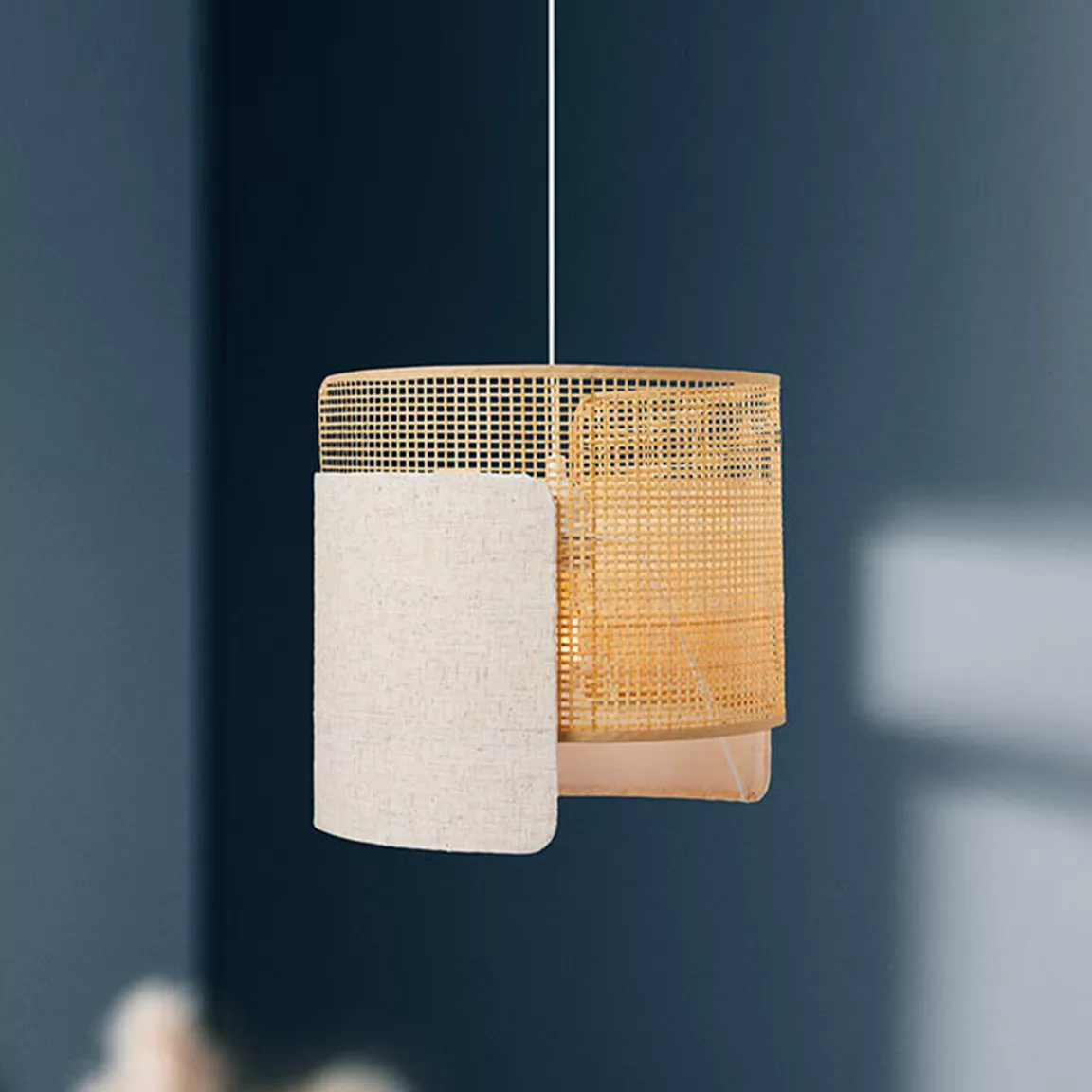 Suspension lumineuse lin et bambou (D28,5 cm) Bourgeon Beige