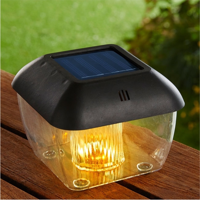 Boîte anti-moustiques solaire