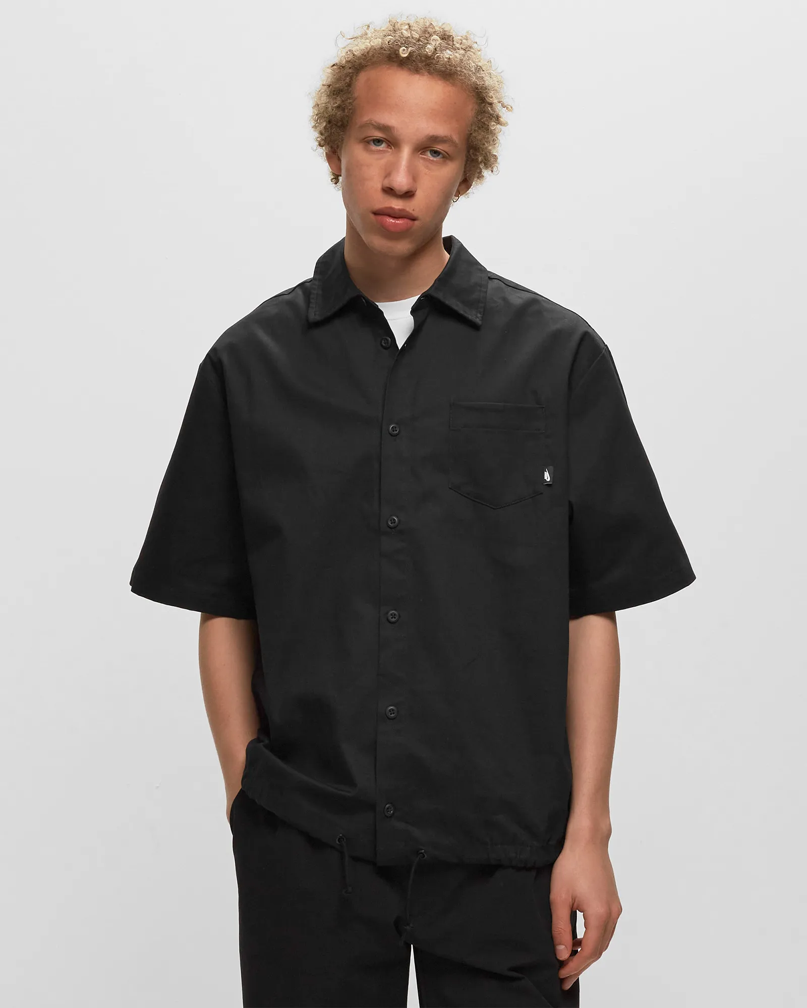 Nike CLUB BTN DOWN WOVEN SHORTSLEEVE TOP