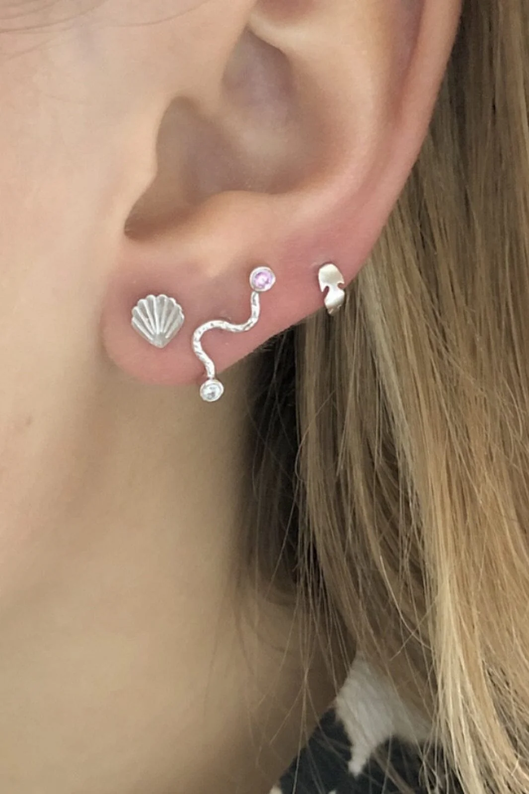 Stine A Big Wave Earring With Pastel Pink & Blue Stones Silver