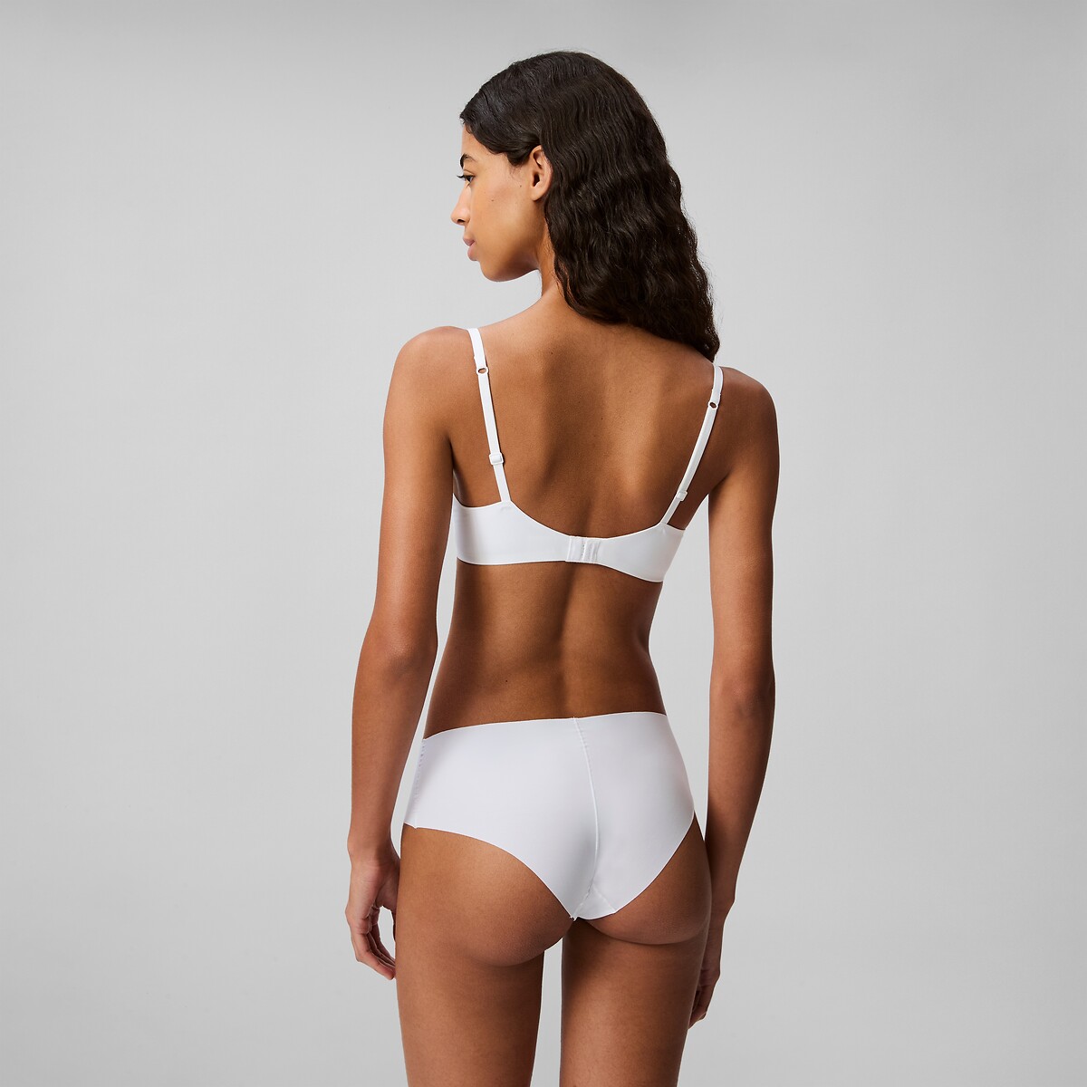 CALVIN KLEIN ROUPA ÍNTIMA<br>Sutiã com cobertura total e caimento perfeito