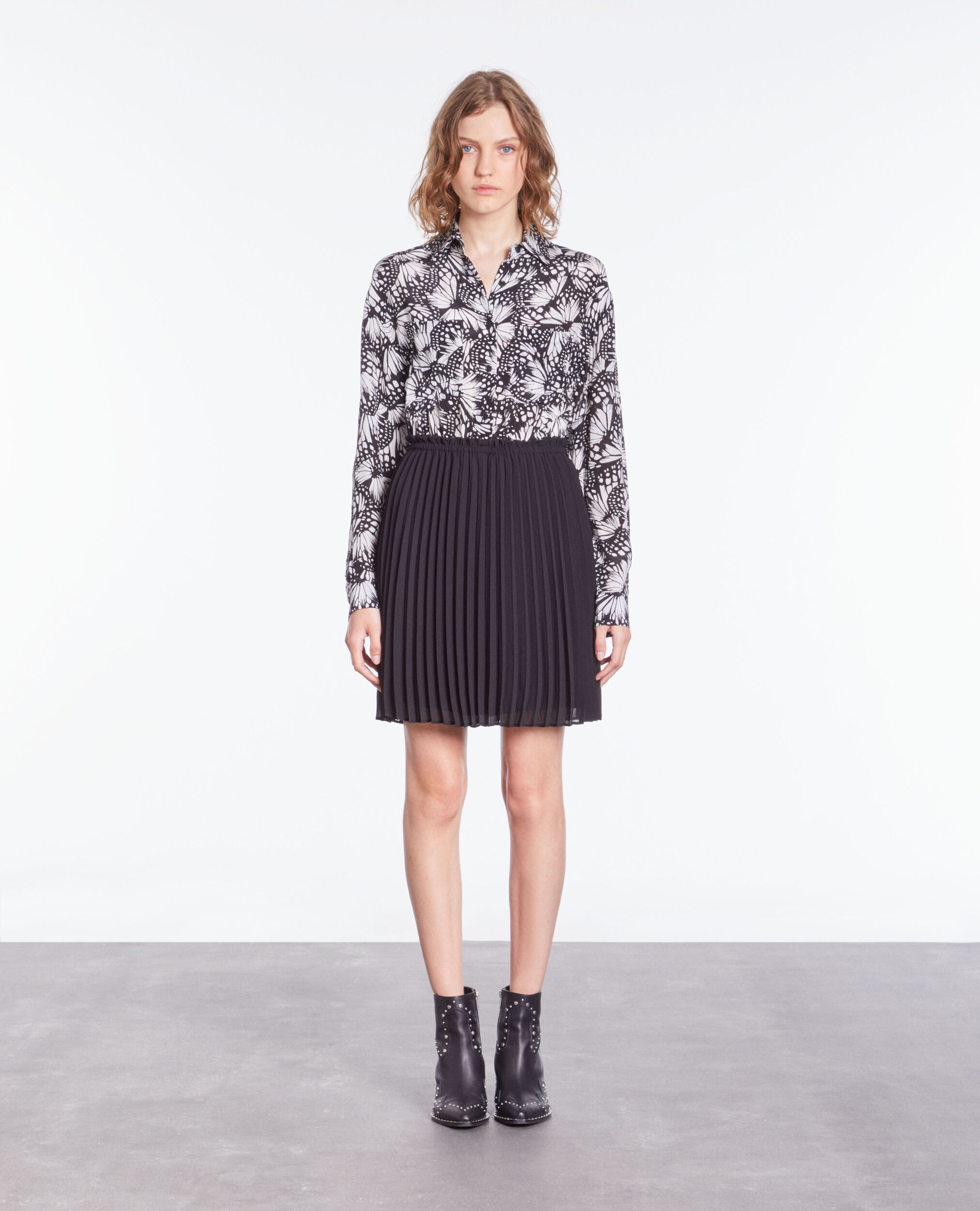 Robe courte plissée imprimée