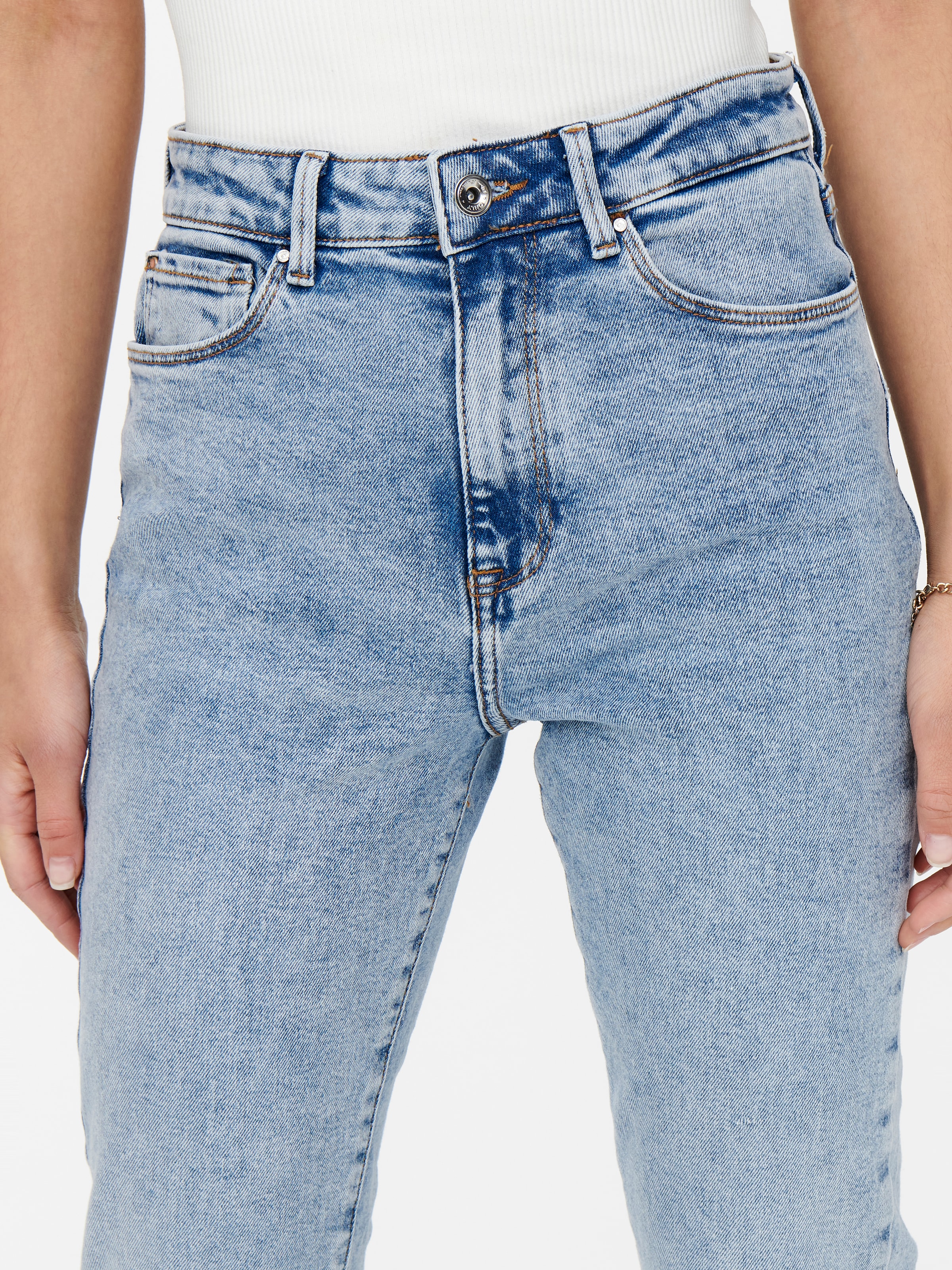 ONLY High-waist-Jeans »ONLEMILY – Ankle-Jeans mit High Waist und geradem Schnitt«, helle Waschung für einen ausgewaschenen und helleren Denim-Look